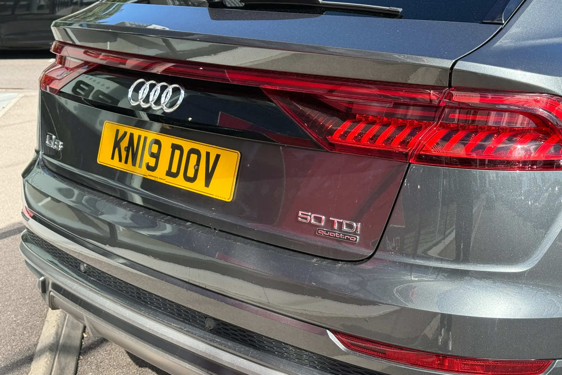 Audi Q8 thumbnail image number 24
