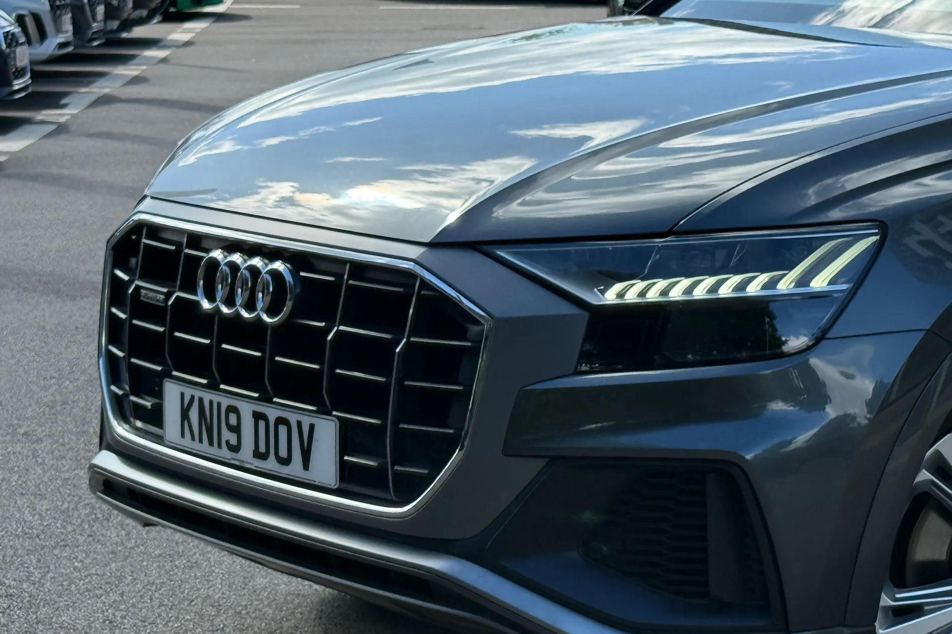 Audi Q8 thumbnail image number 16