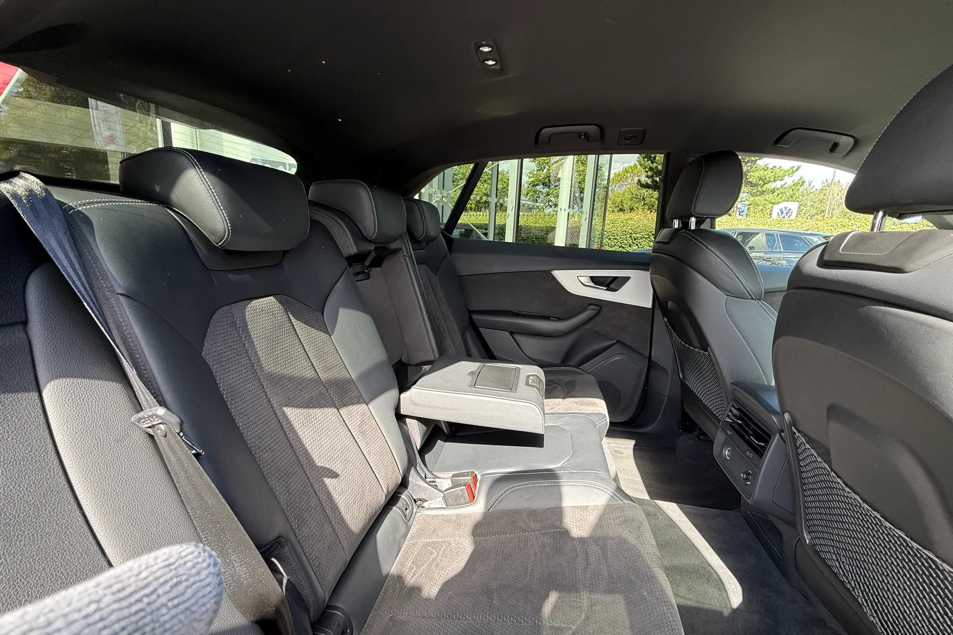 Audi Q8 thumbnail image number 29