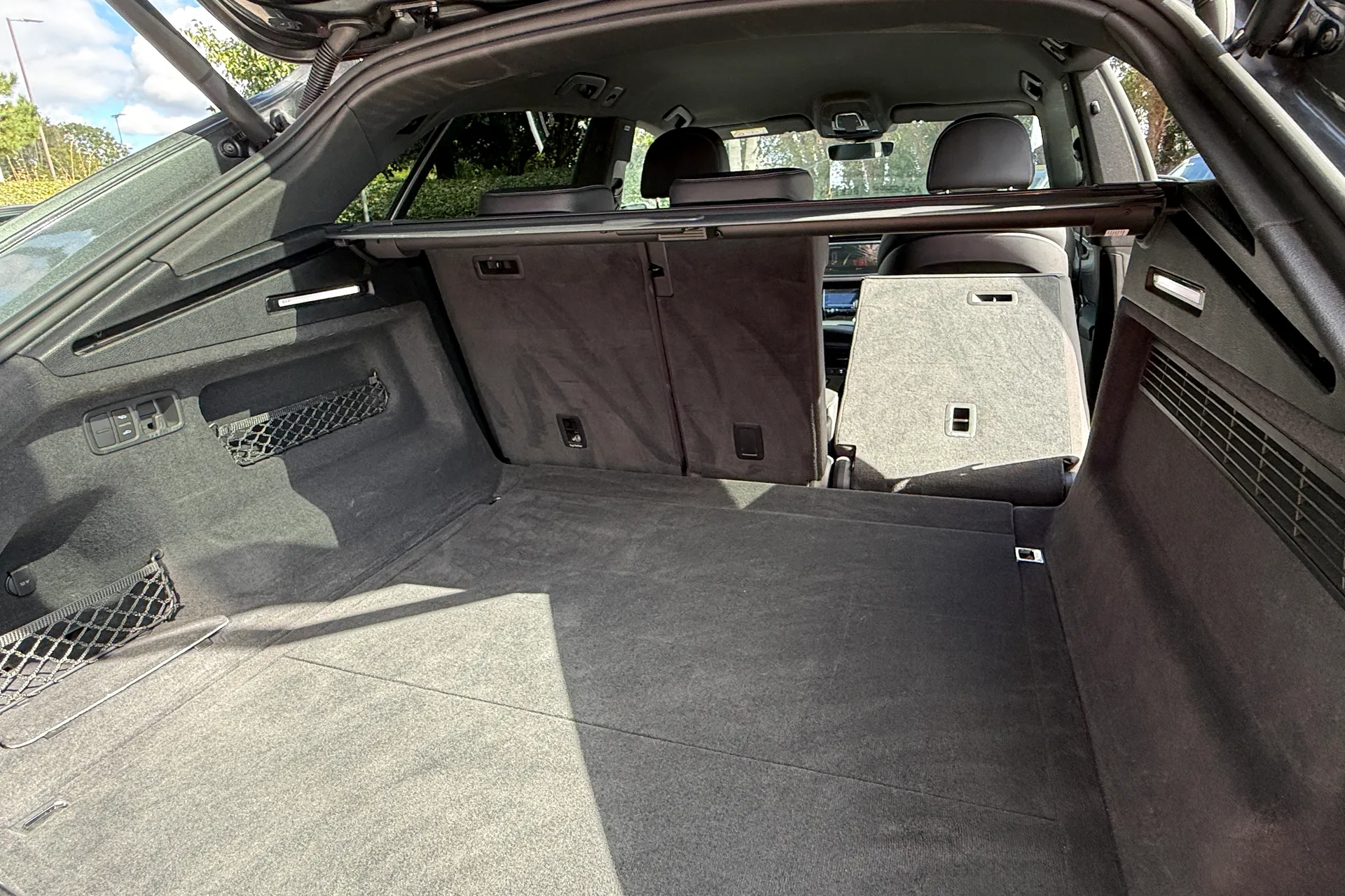 Audi Q8 thumbnail image number 42