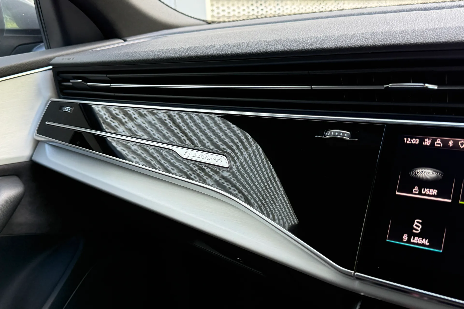 Audi Q8 thumbnail image number 48
