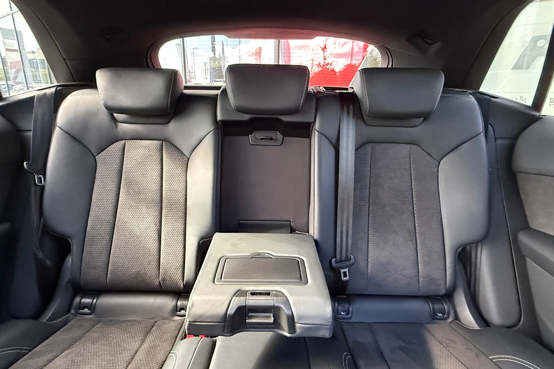 Audi Q8 thumbnail image number 39
