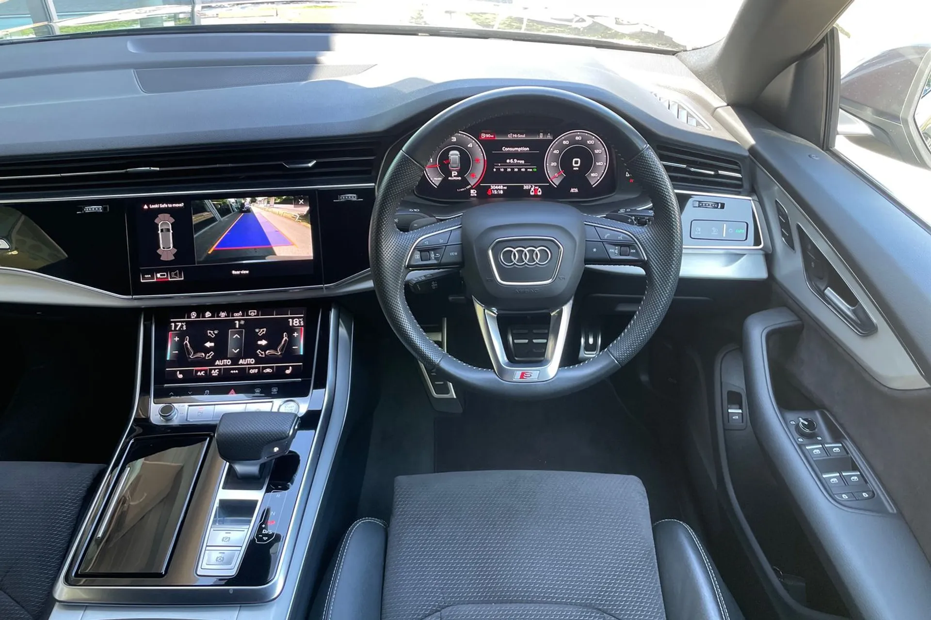 Audi Q8 thumbnail image number 33