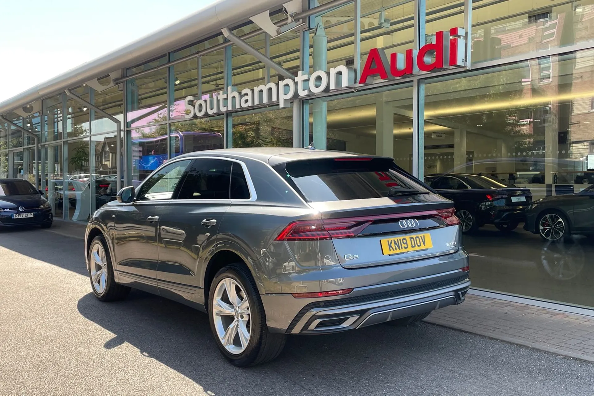 Audi Q8 thumbnail image number 7