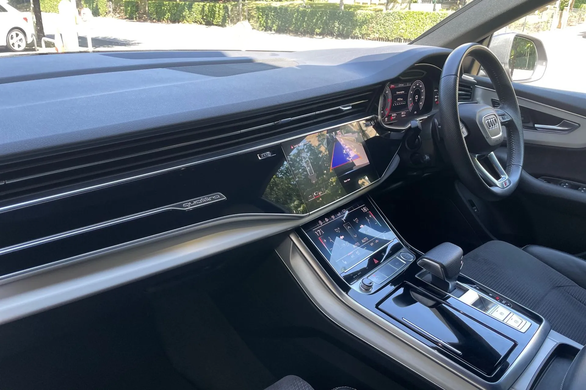 Audi Q8 thumbnail image number 26