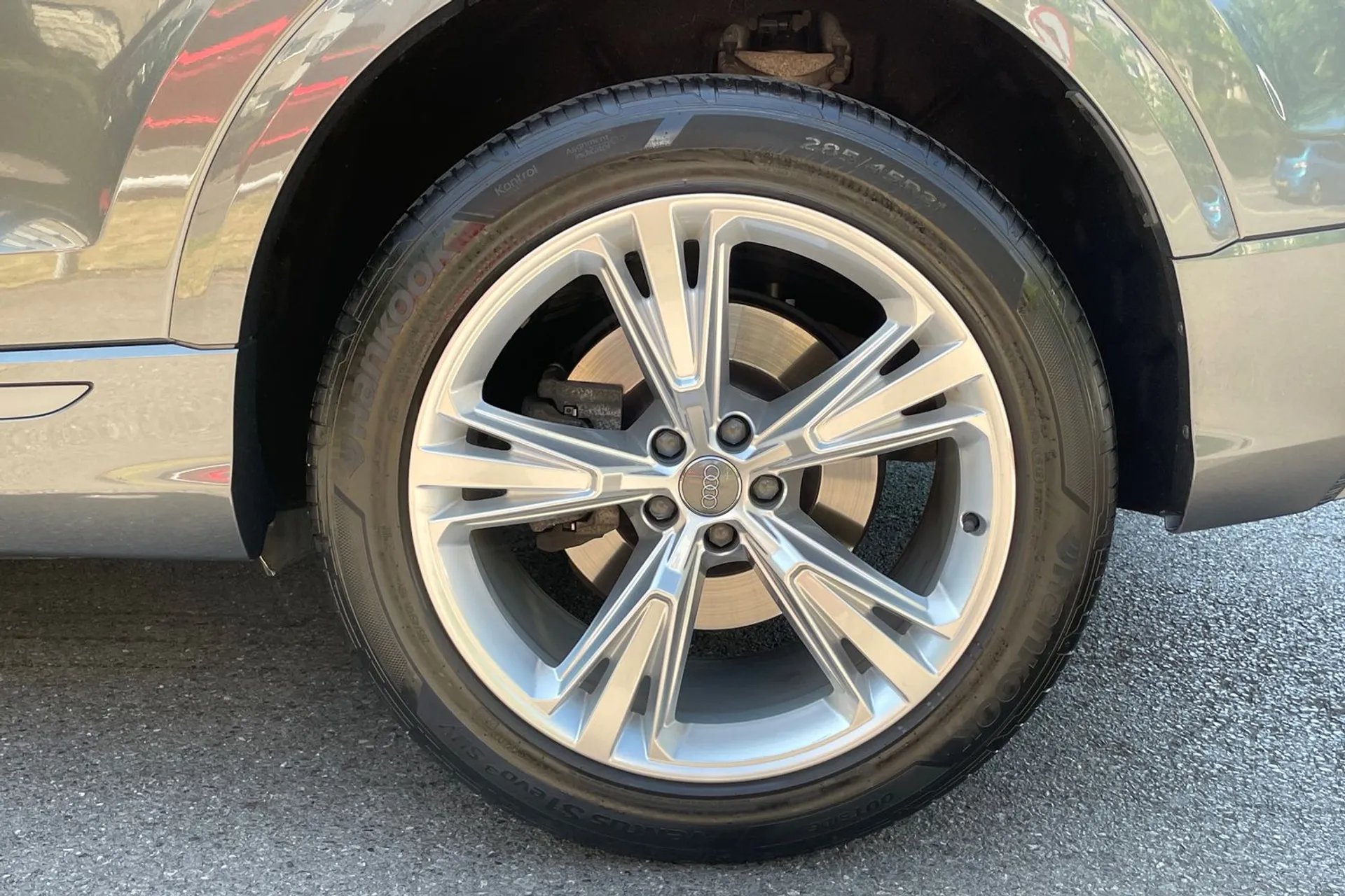 Audi Q8 thumbnail image number 11