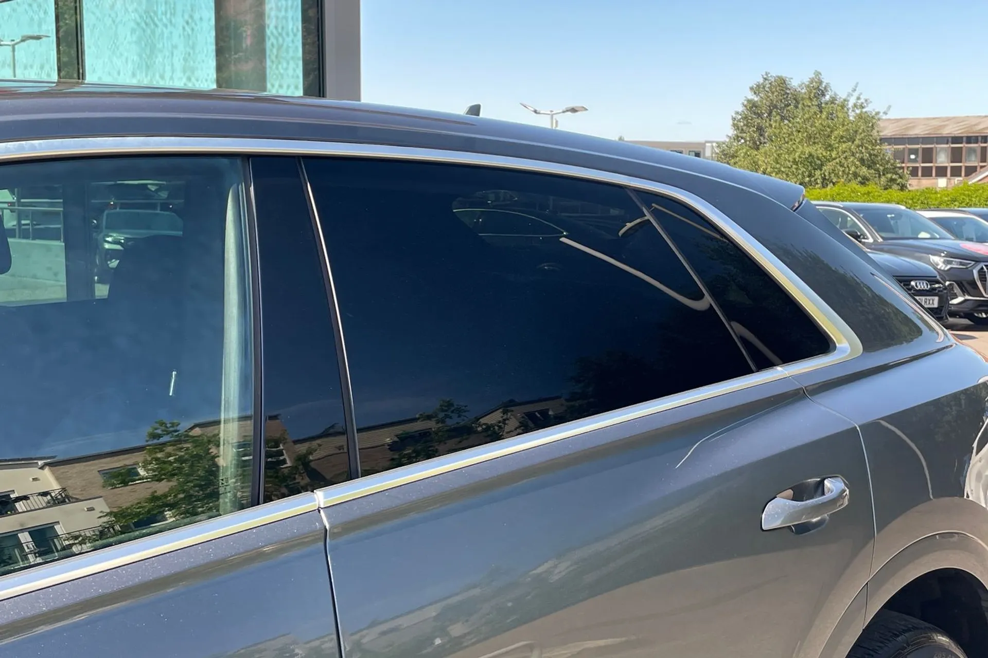 Audi Q8 thumbnail image number 12