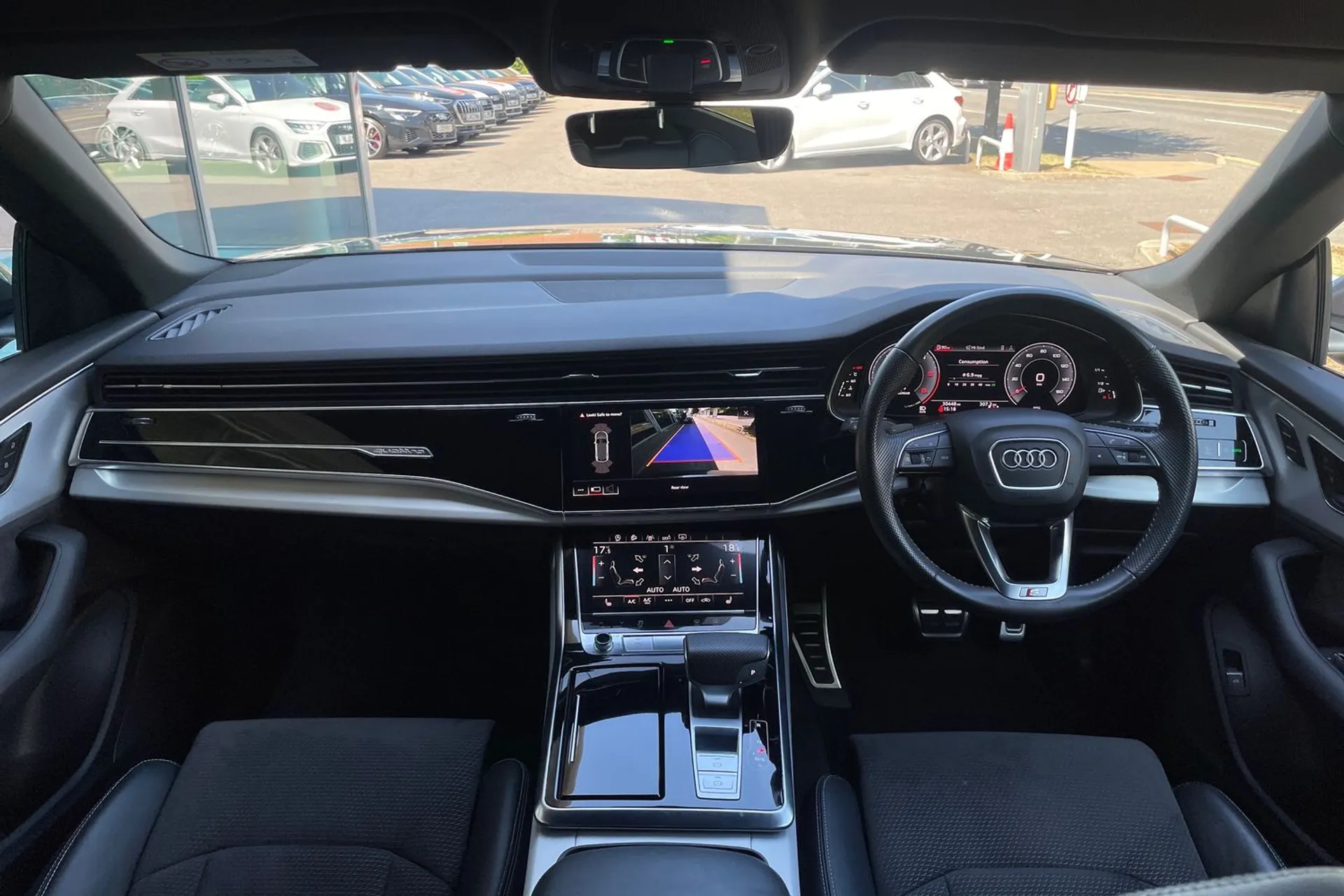 Audi Q8 thumbnail image number 3