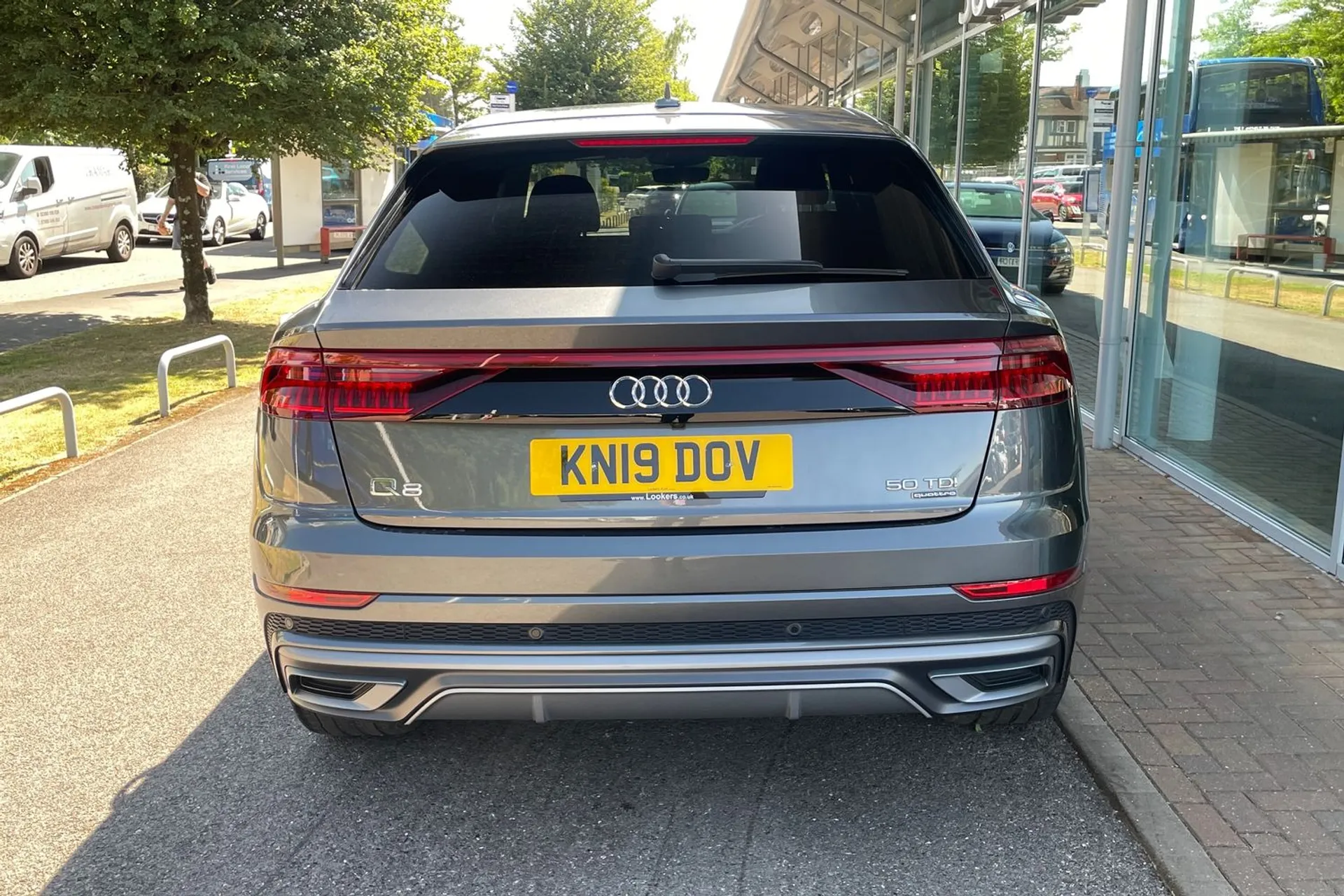 Audi Q8 thumbnail image number 6