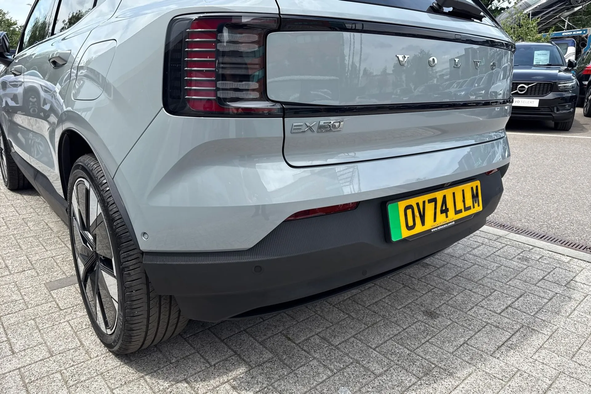 Volvo EX30 thumbnail image number 17