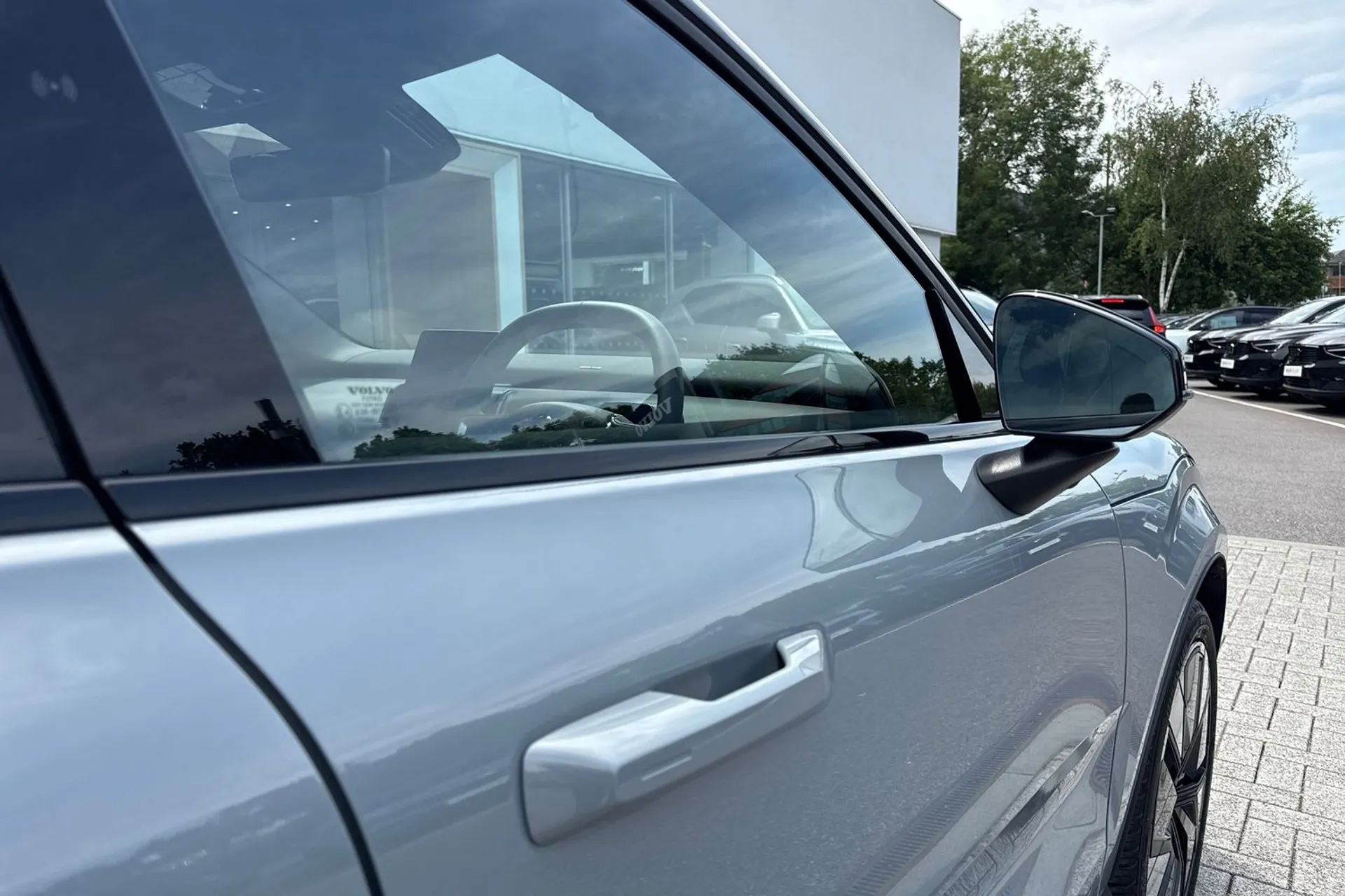 Volvo EX30 thumbnail image number 16