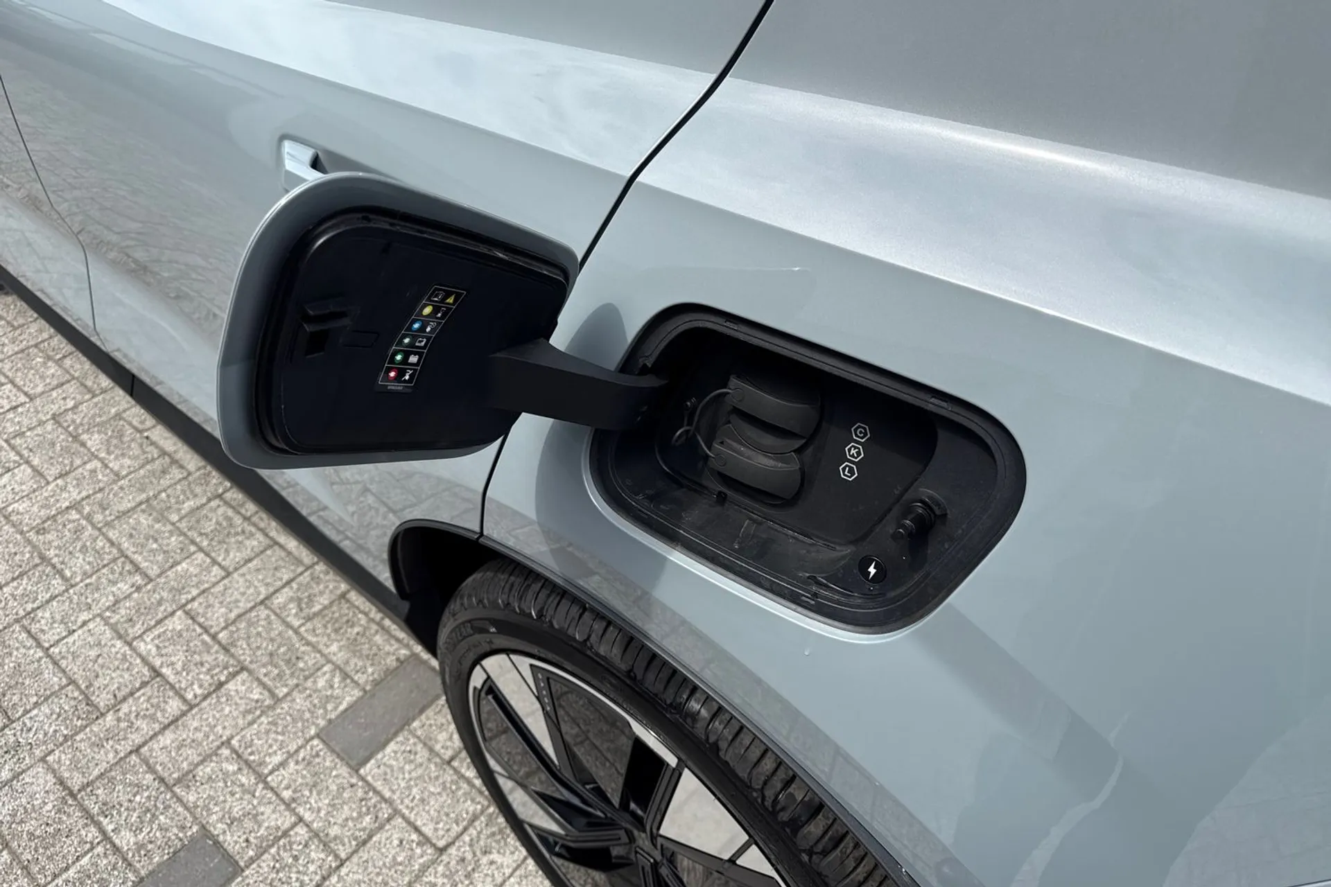 Volvo EX30 thumbnail image number 18