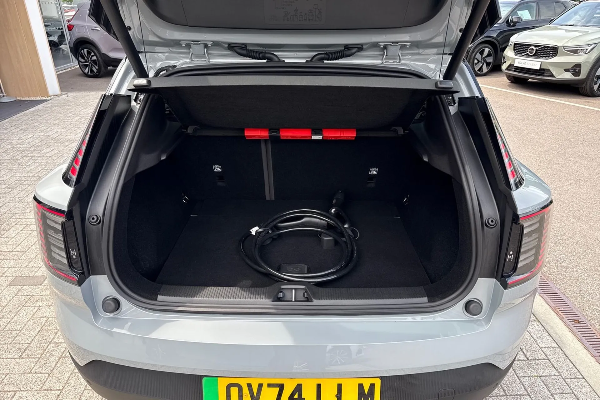 Volvo EX30 thumbnail image number 19