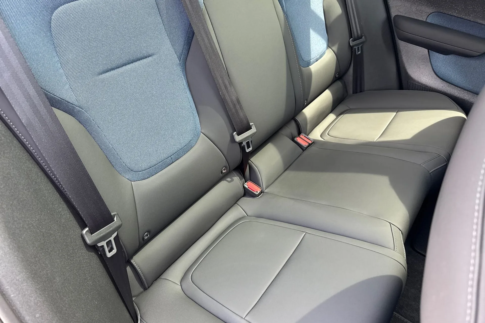 Volvo EX30 thumbnail image number 24