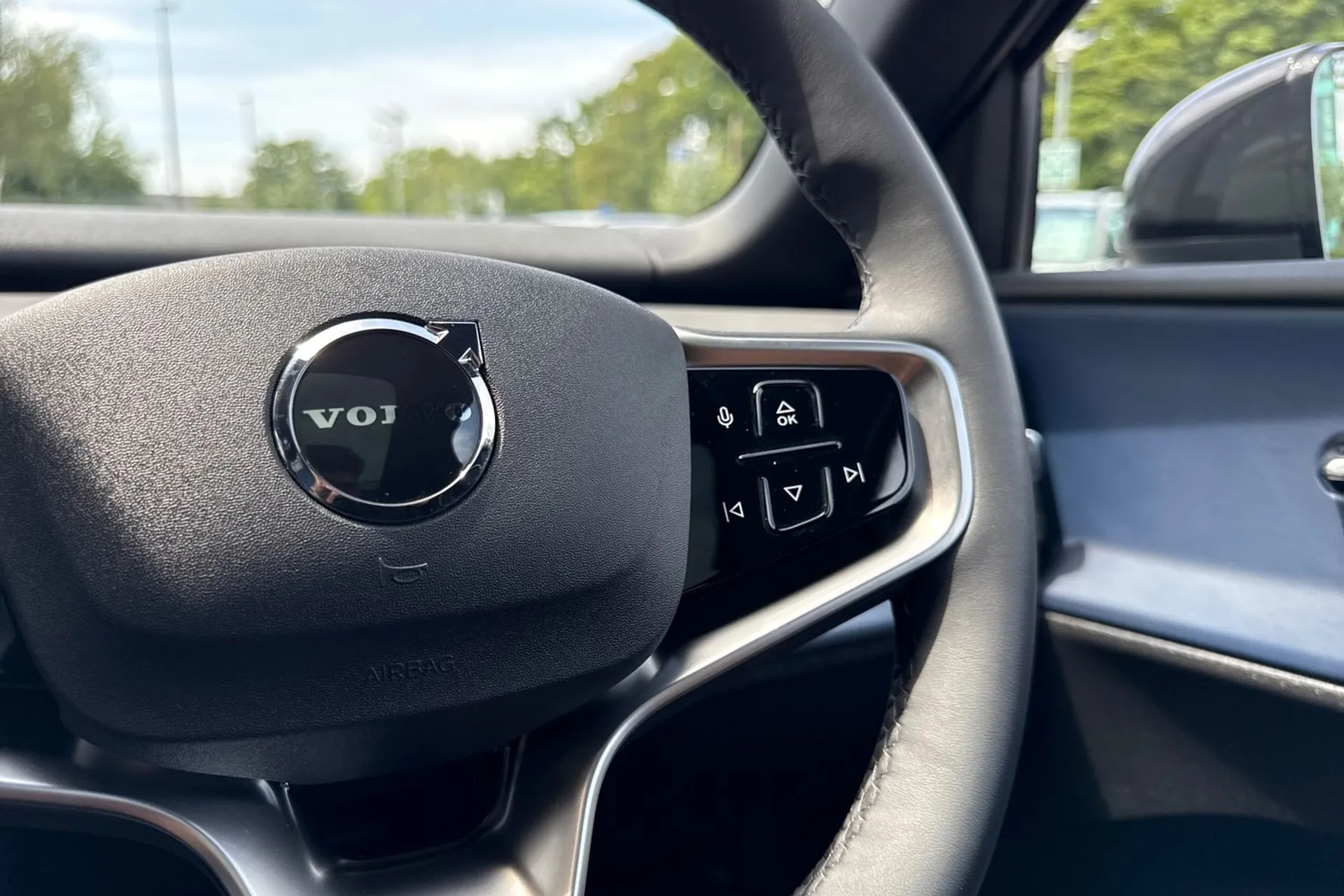 Volvo EX30 thumbnail image number 36