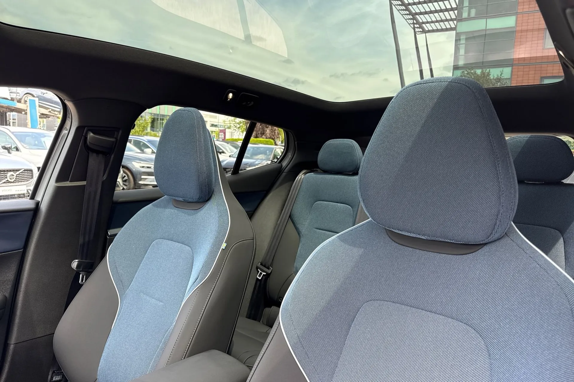 Volvo EX30 thumbnail image number 28