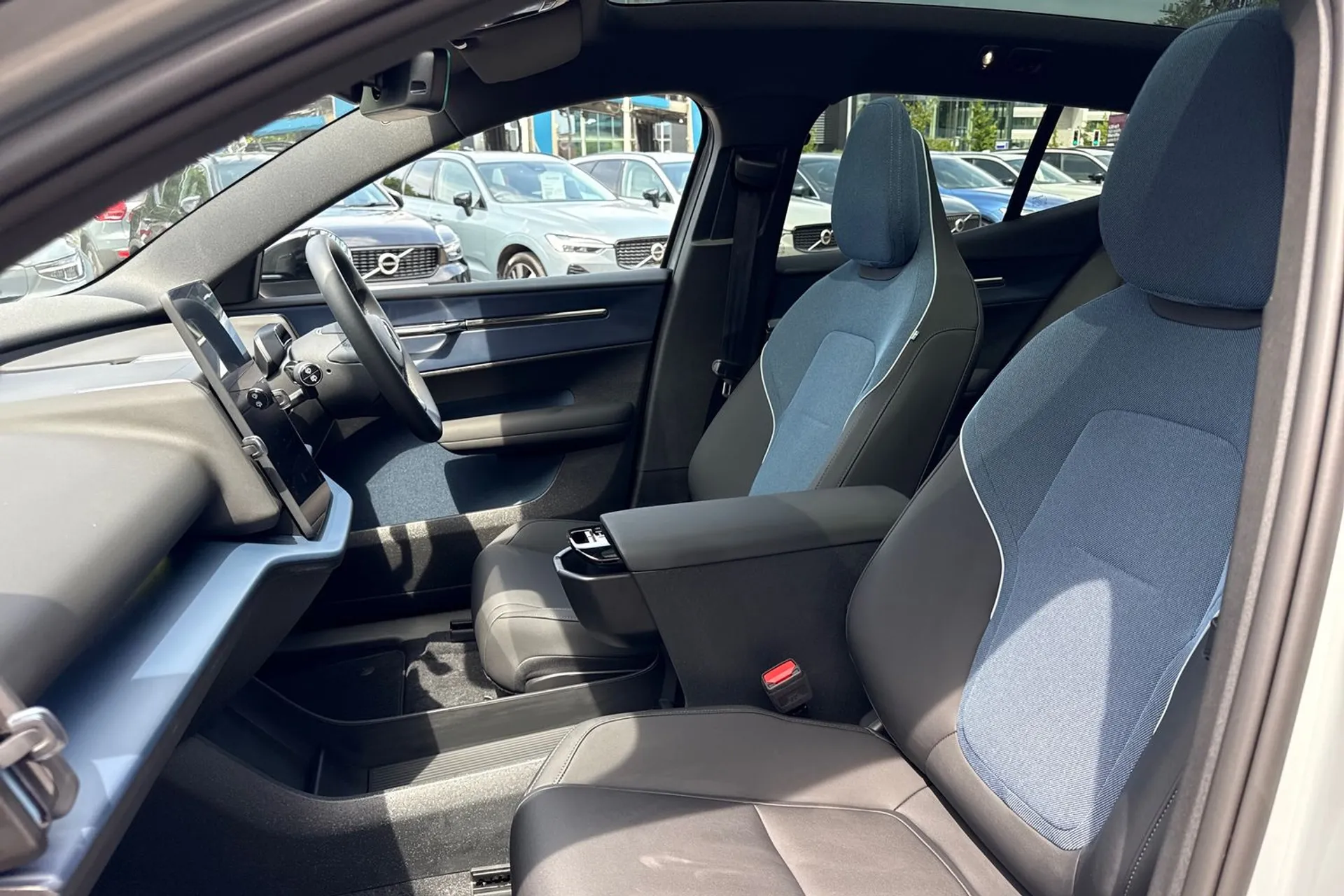 Volvo EX30 thumbnail image number 27