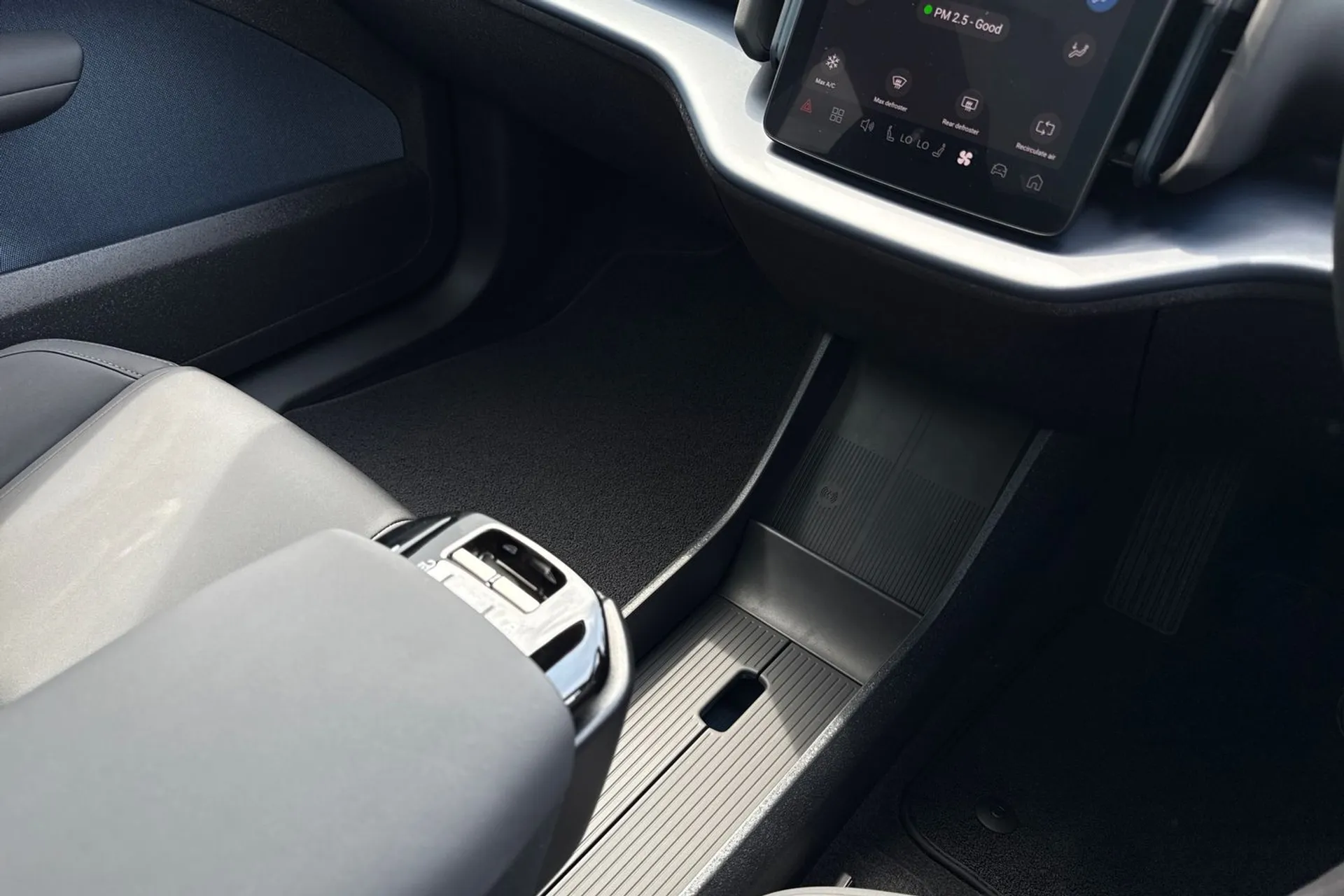 Volvo EX30 thumbnail image number 42