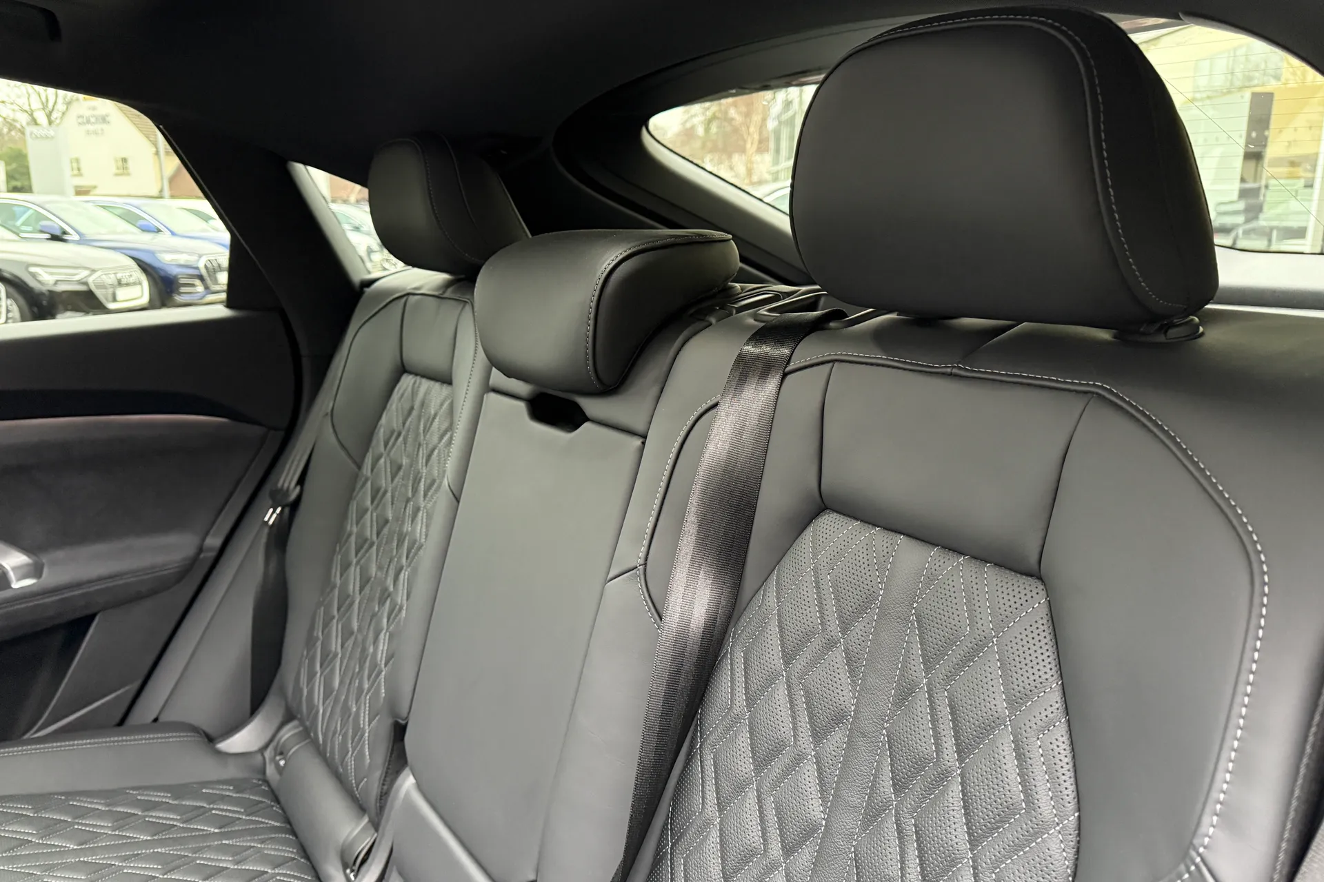 Audi Q5 thumbnail image number 36