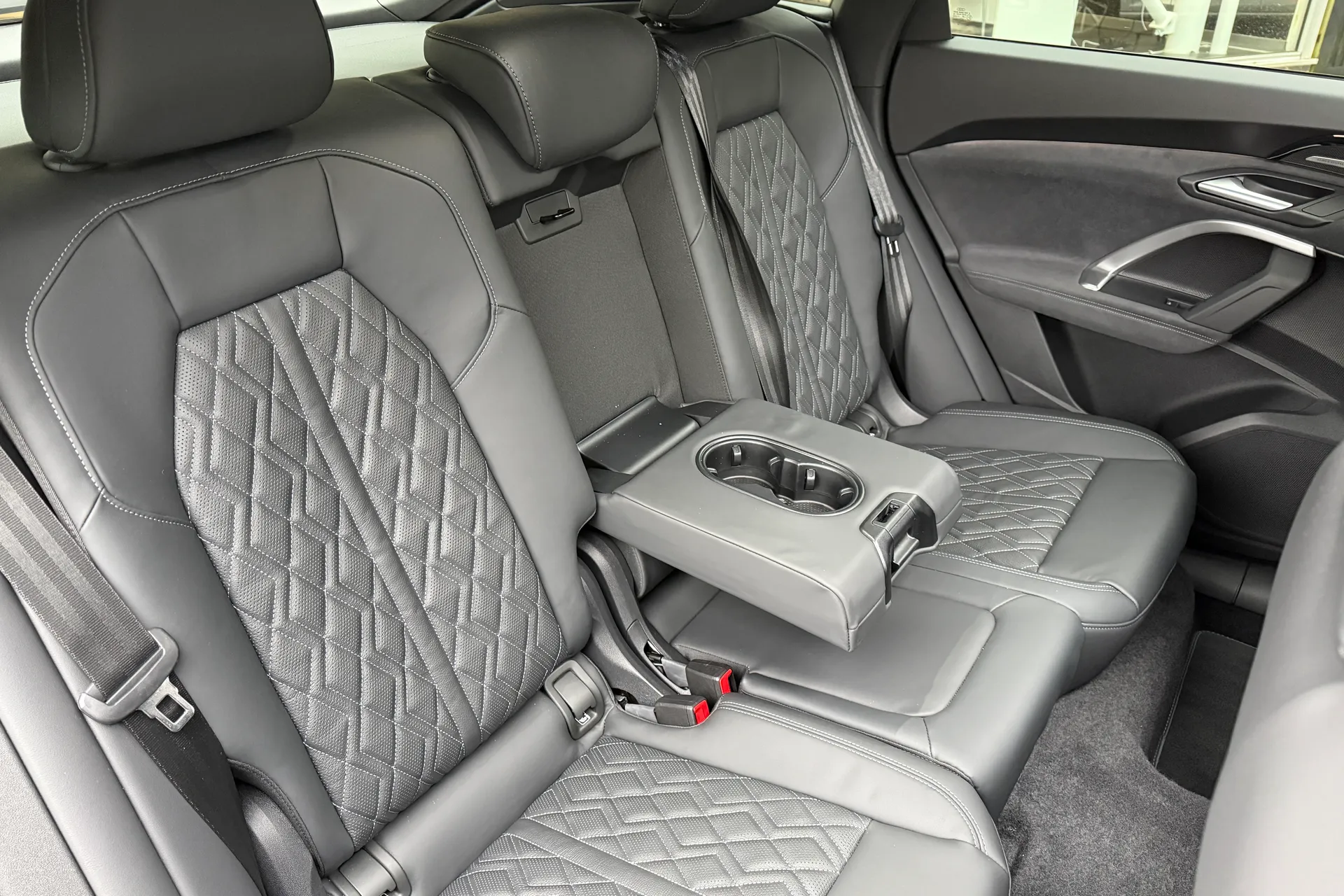 Audi Q5 thumbnail image number 33