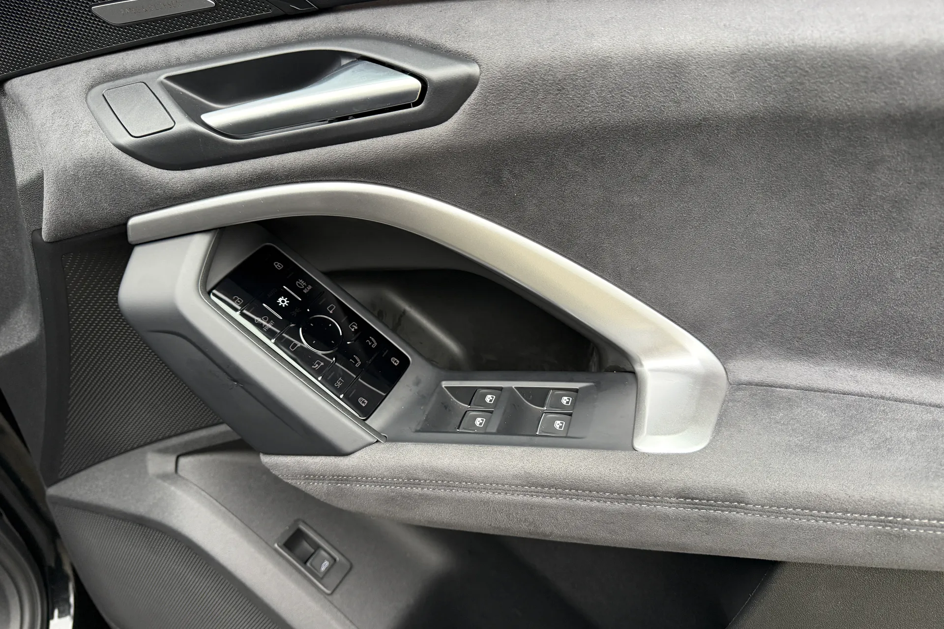 Audi Q5 thumbnail image number 45