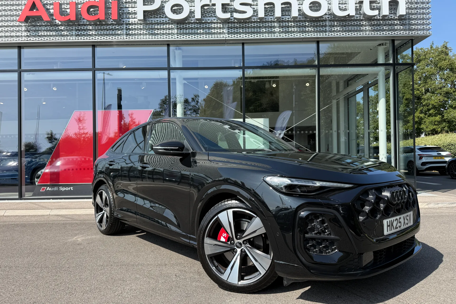 Audi Q5 focused image