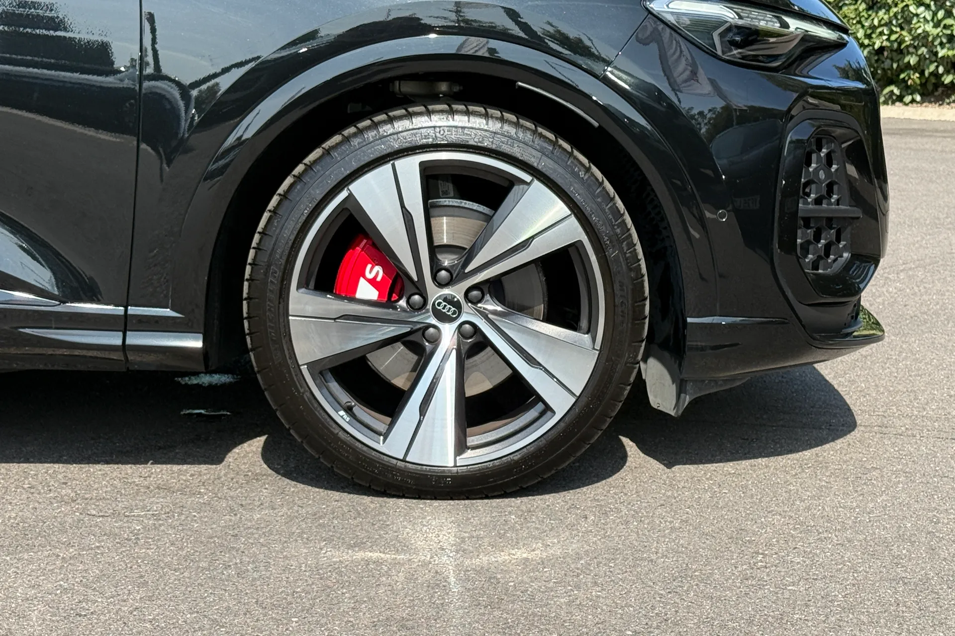 Audi Q5 thumbnail image number 31