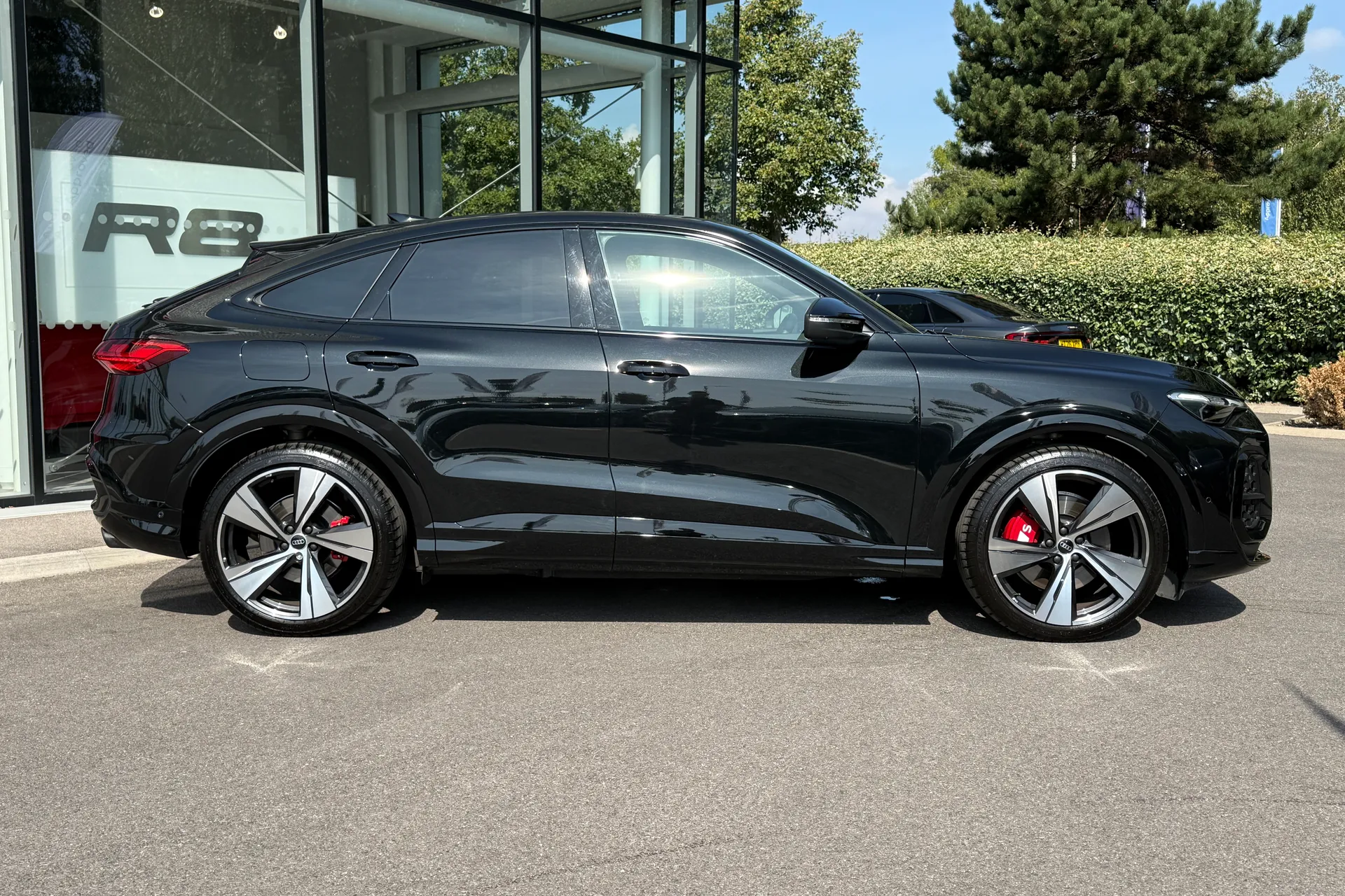 Audi Q5 thumbnail image number 2