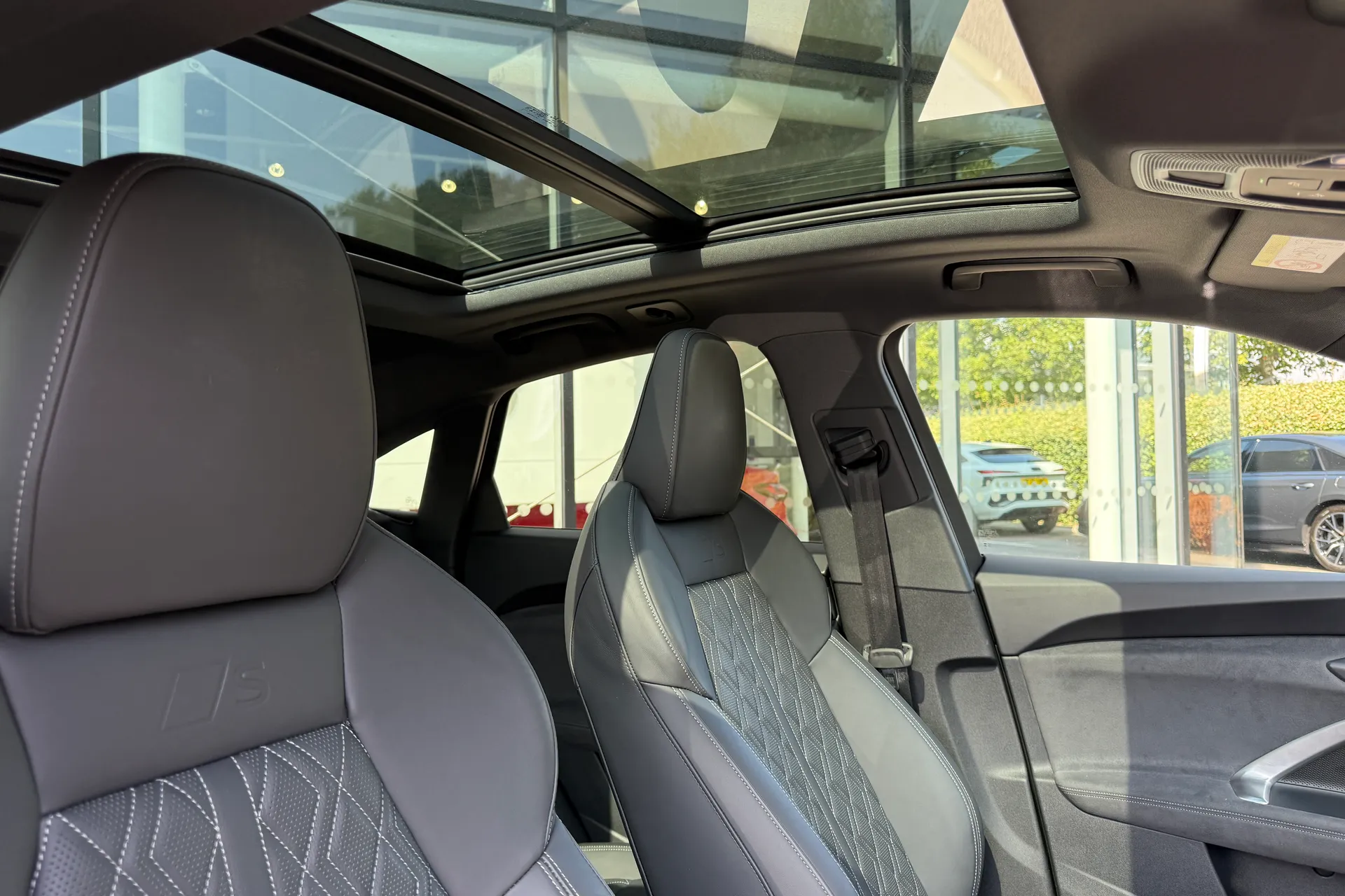 Audi Q5 thumbnail image number 11