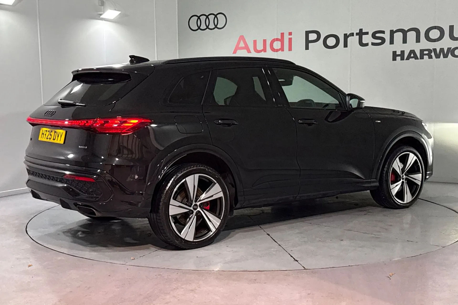 Audi Q5 thumbnail image number 9