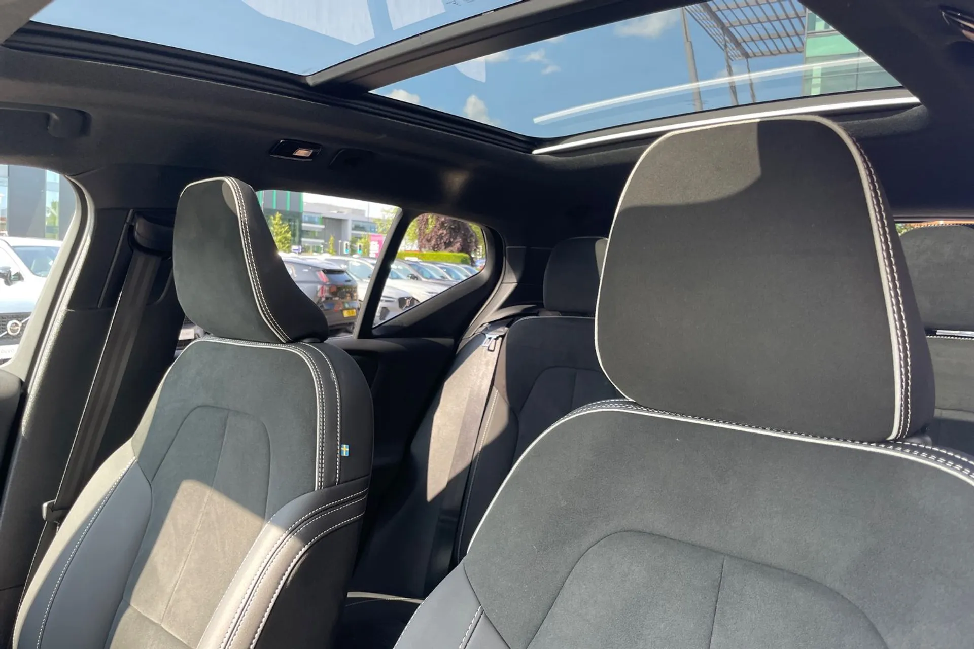 Volvo XC40 thumbnail image number 28