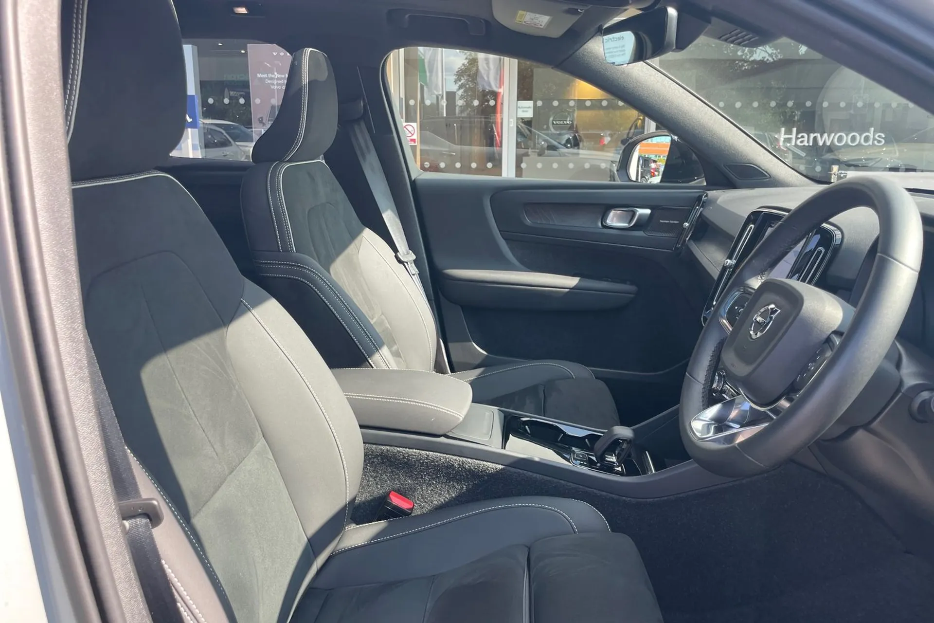 Volvo XC40 thumbnail image number 25