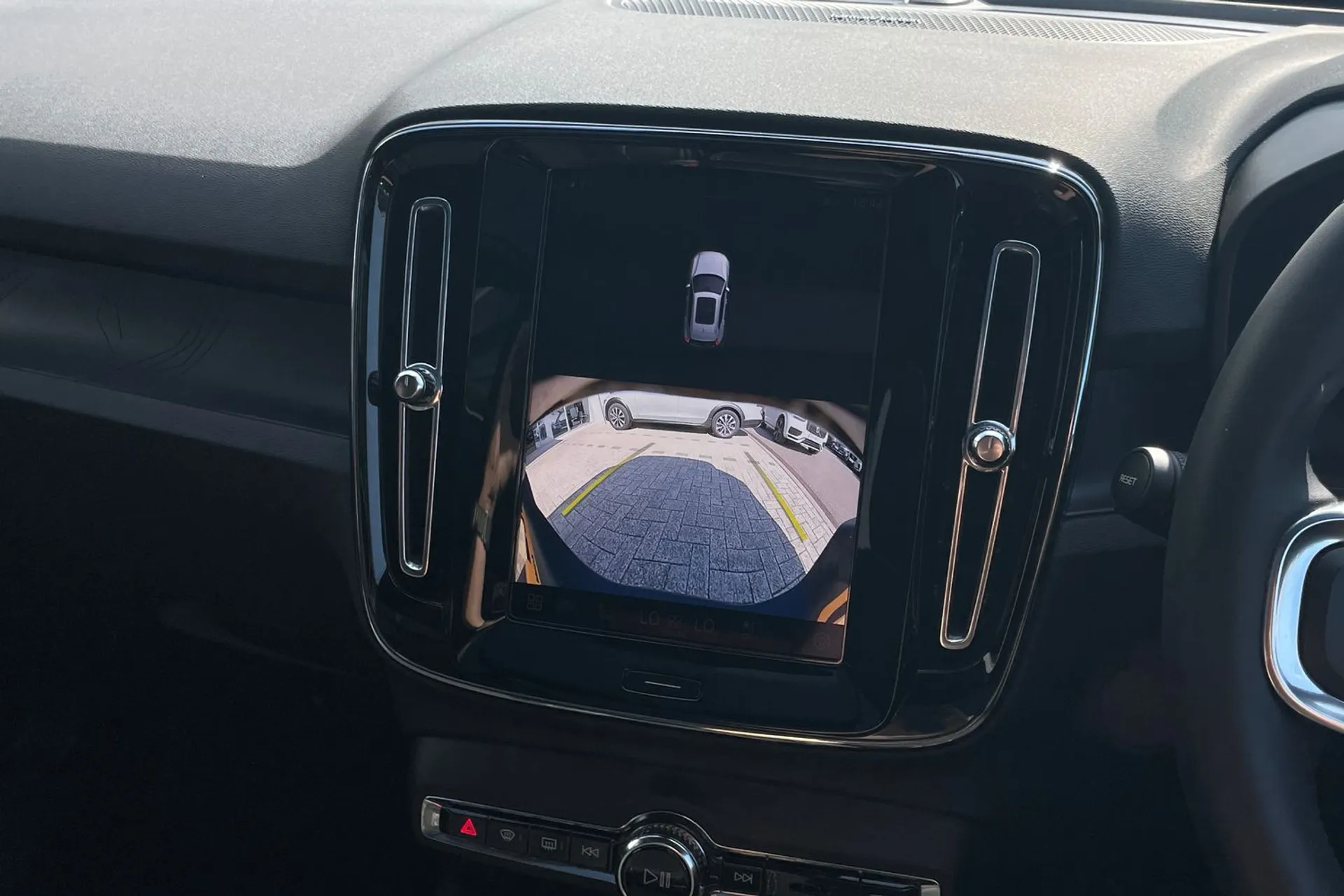 Volvo XC40 thumbnail image number 38