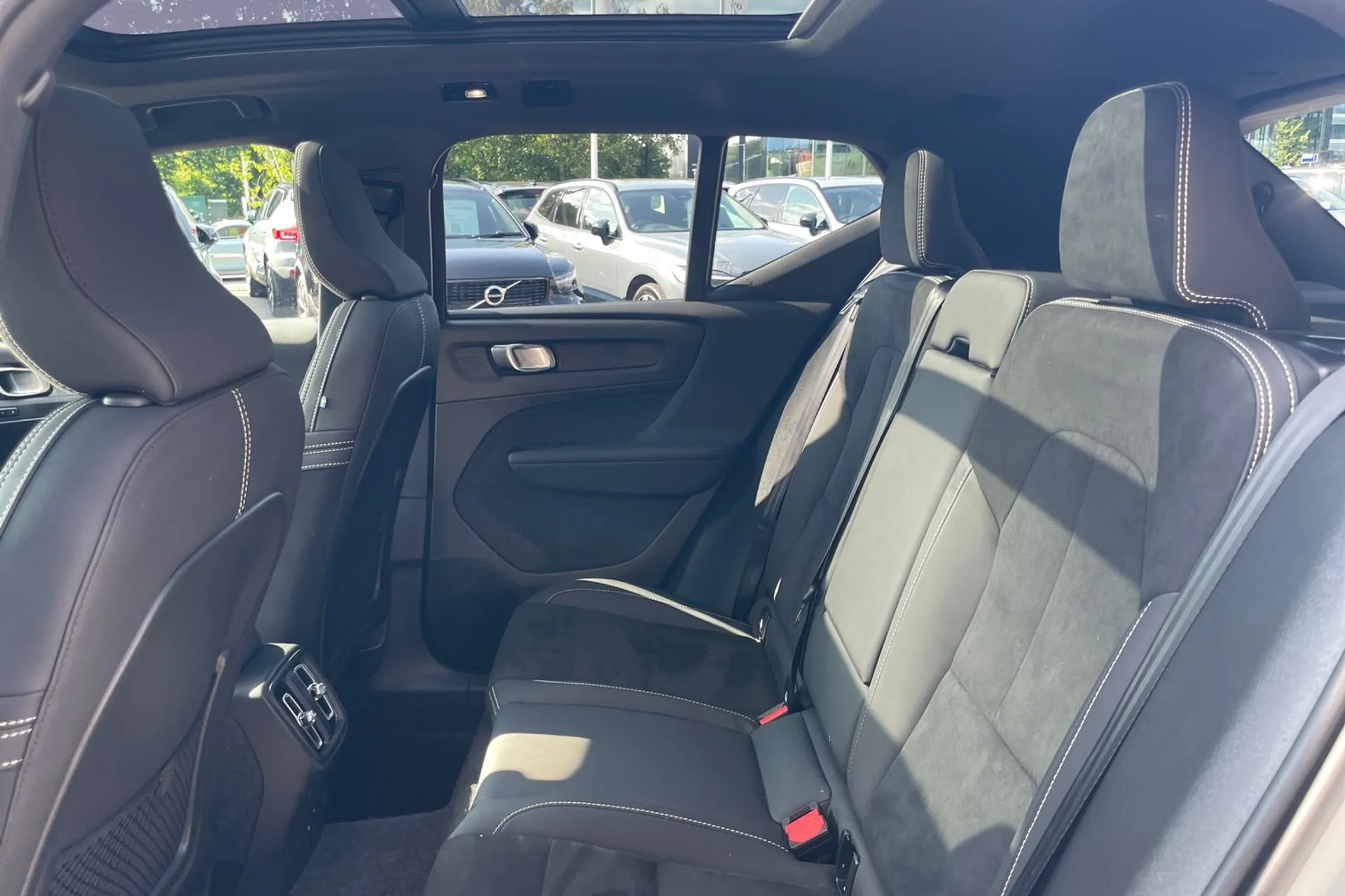 Volvo XC40 thumbnail image number 29