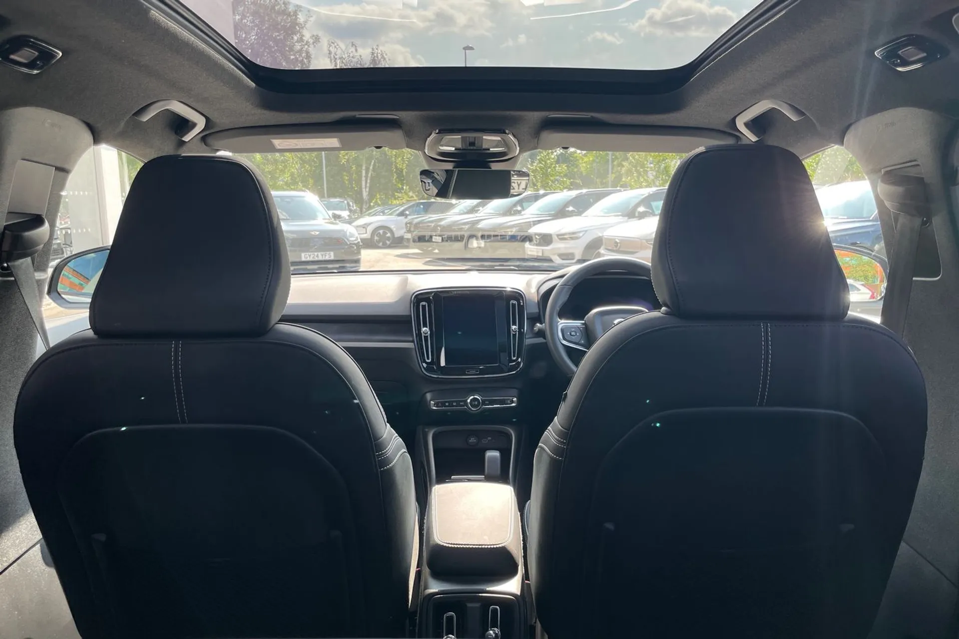 Volvo XC40 thumbnail image number 21