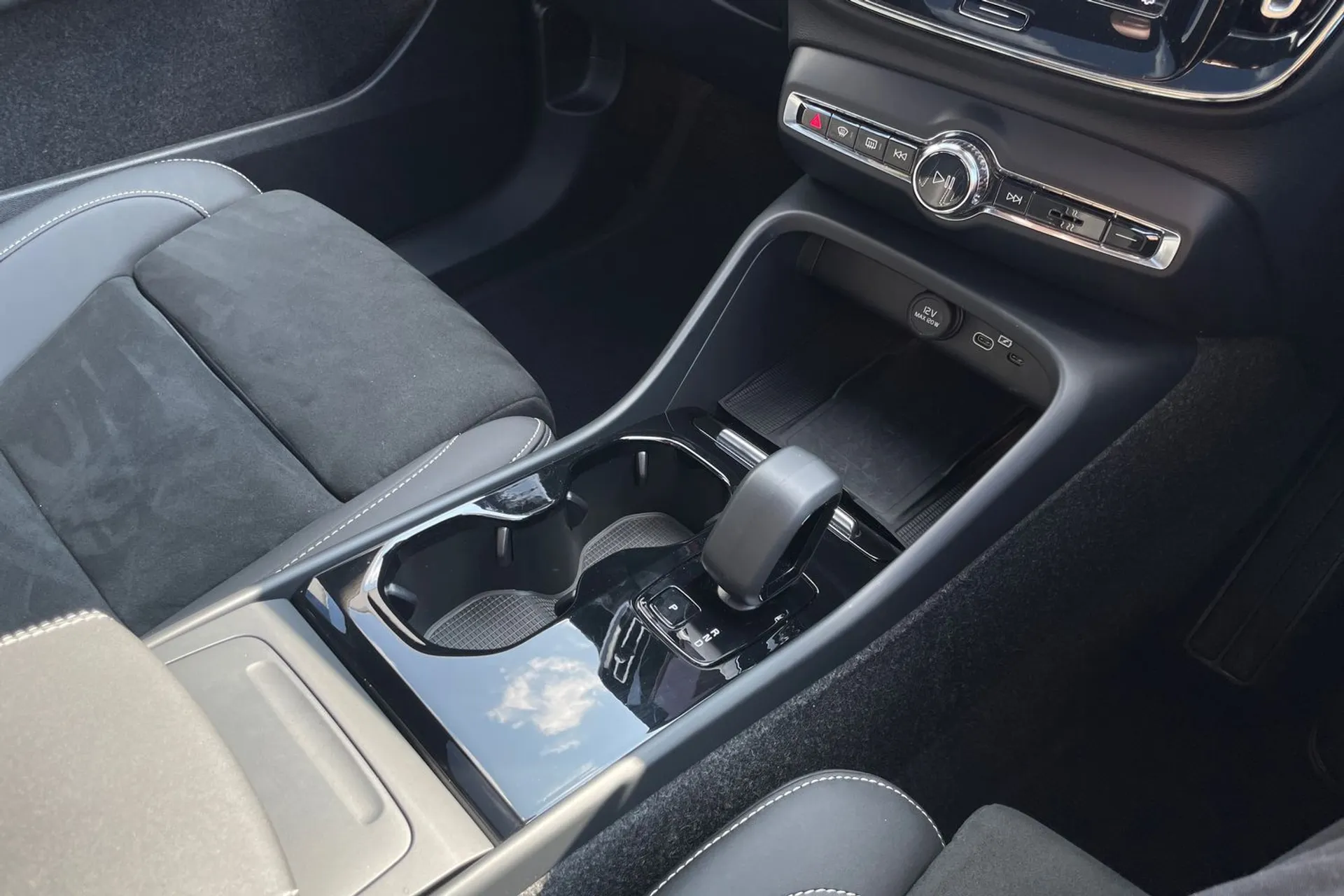 Volvo XC40 thumbnail image number 43