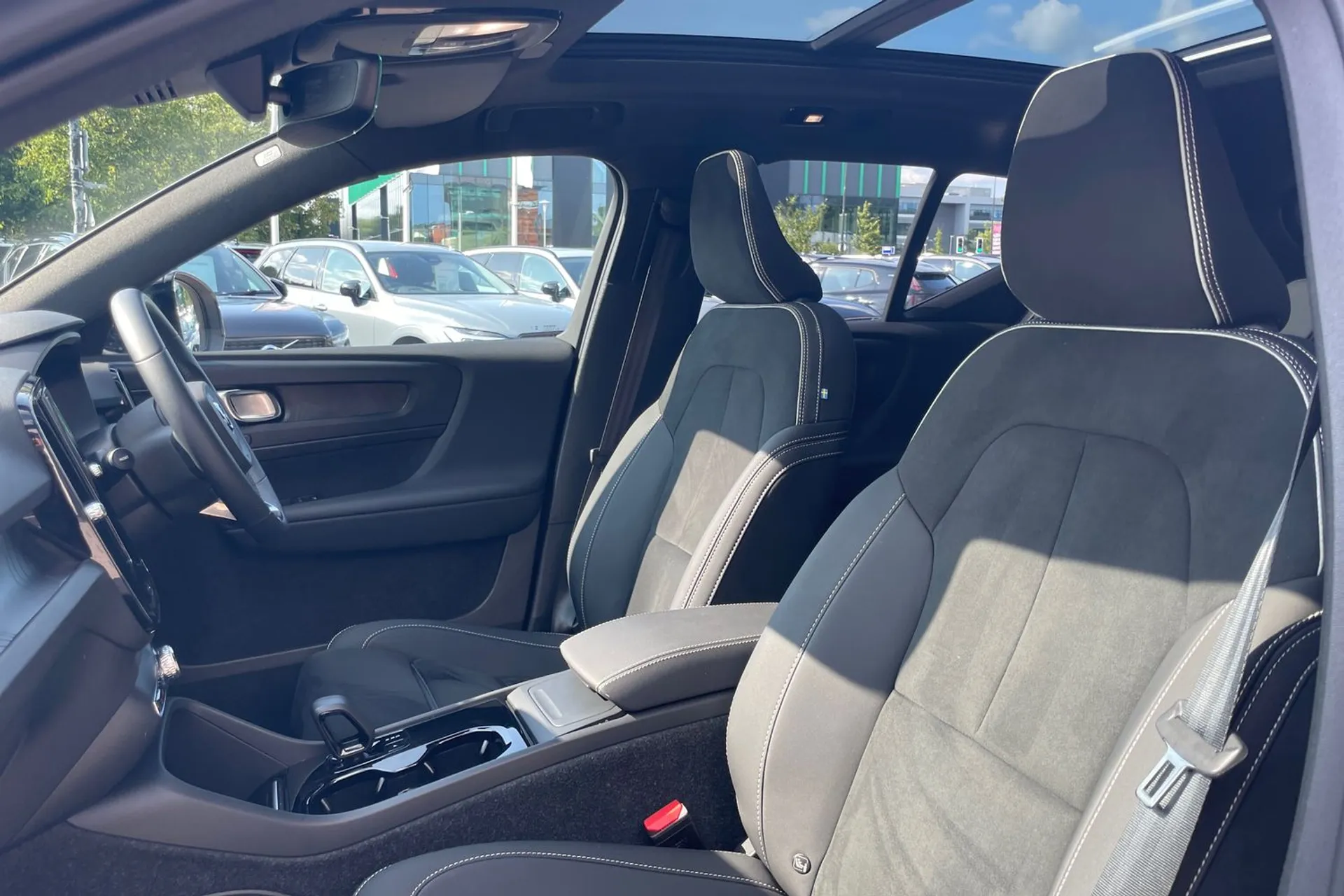 Volvo XC40 thumbnail image number 27