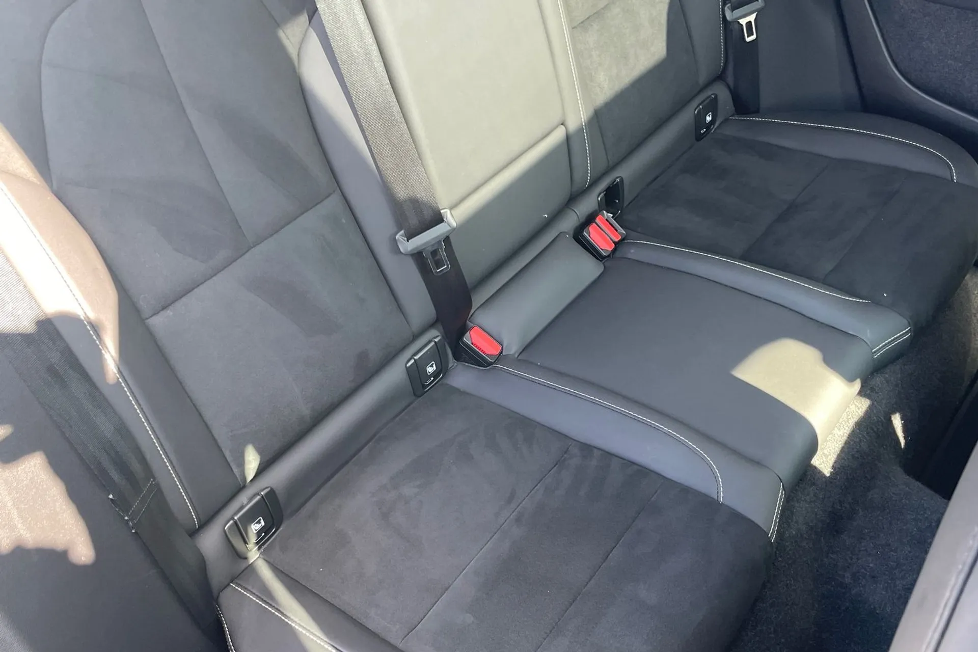 Volvo XC40 thumbnail image number 24