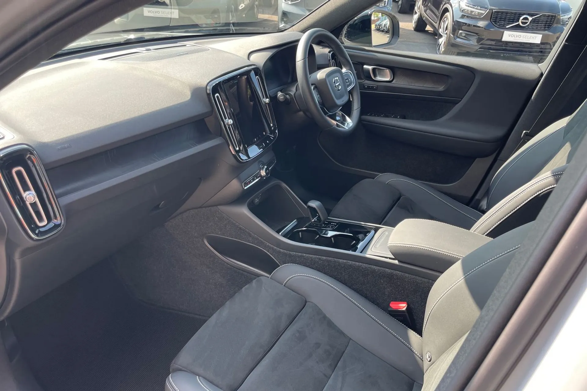 Volvo XC40 thumbnail image number 26