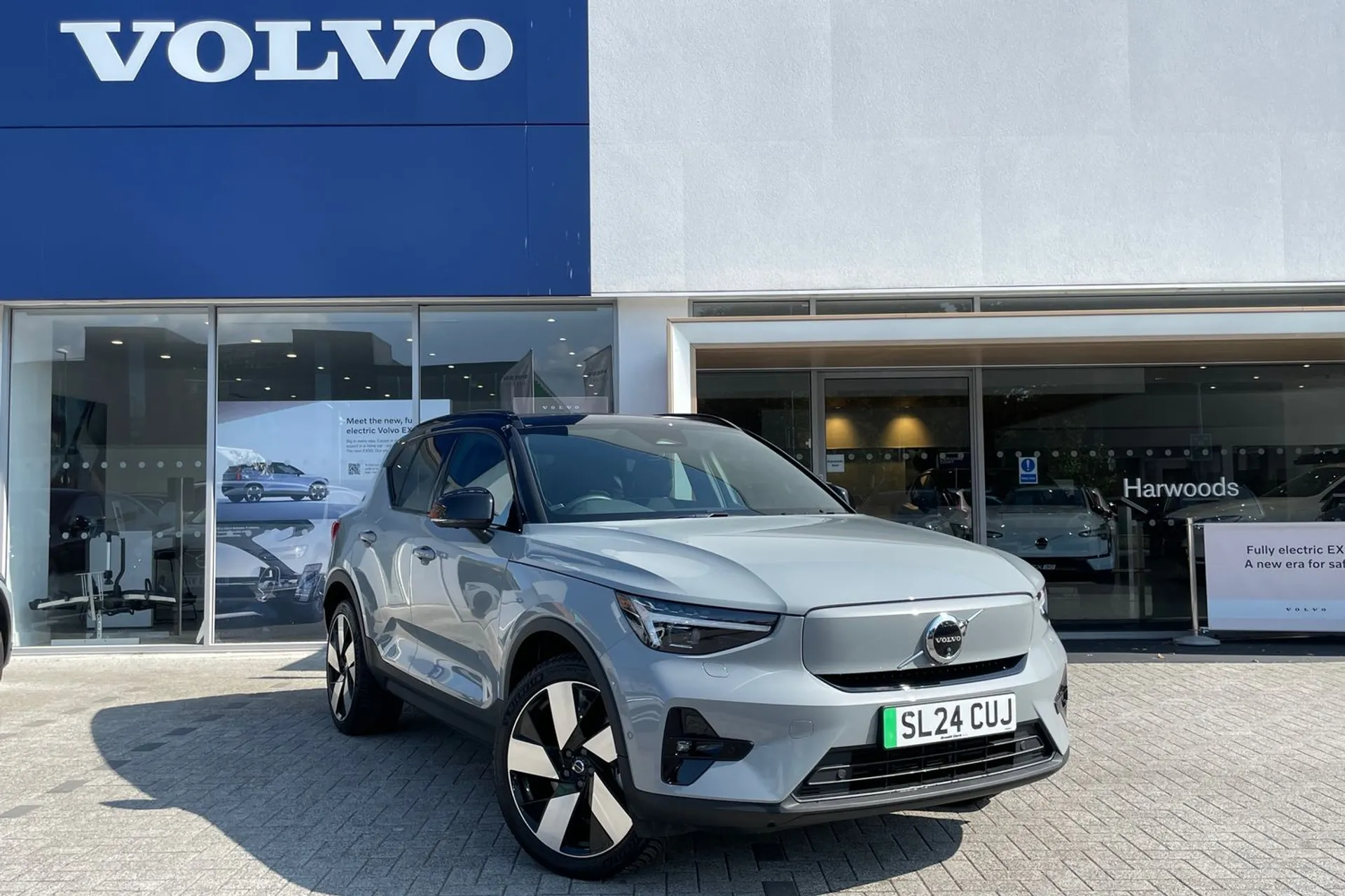 Volvo XC40 focused image