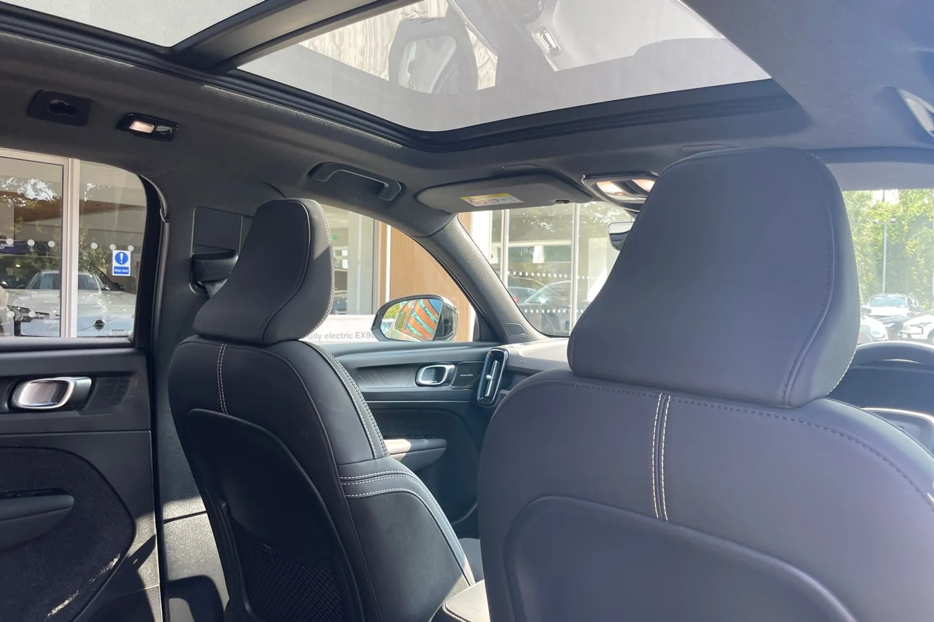 Volvo XC40 thumbnail image number 23