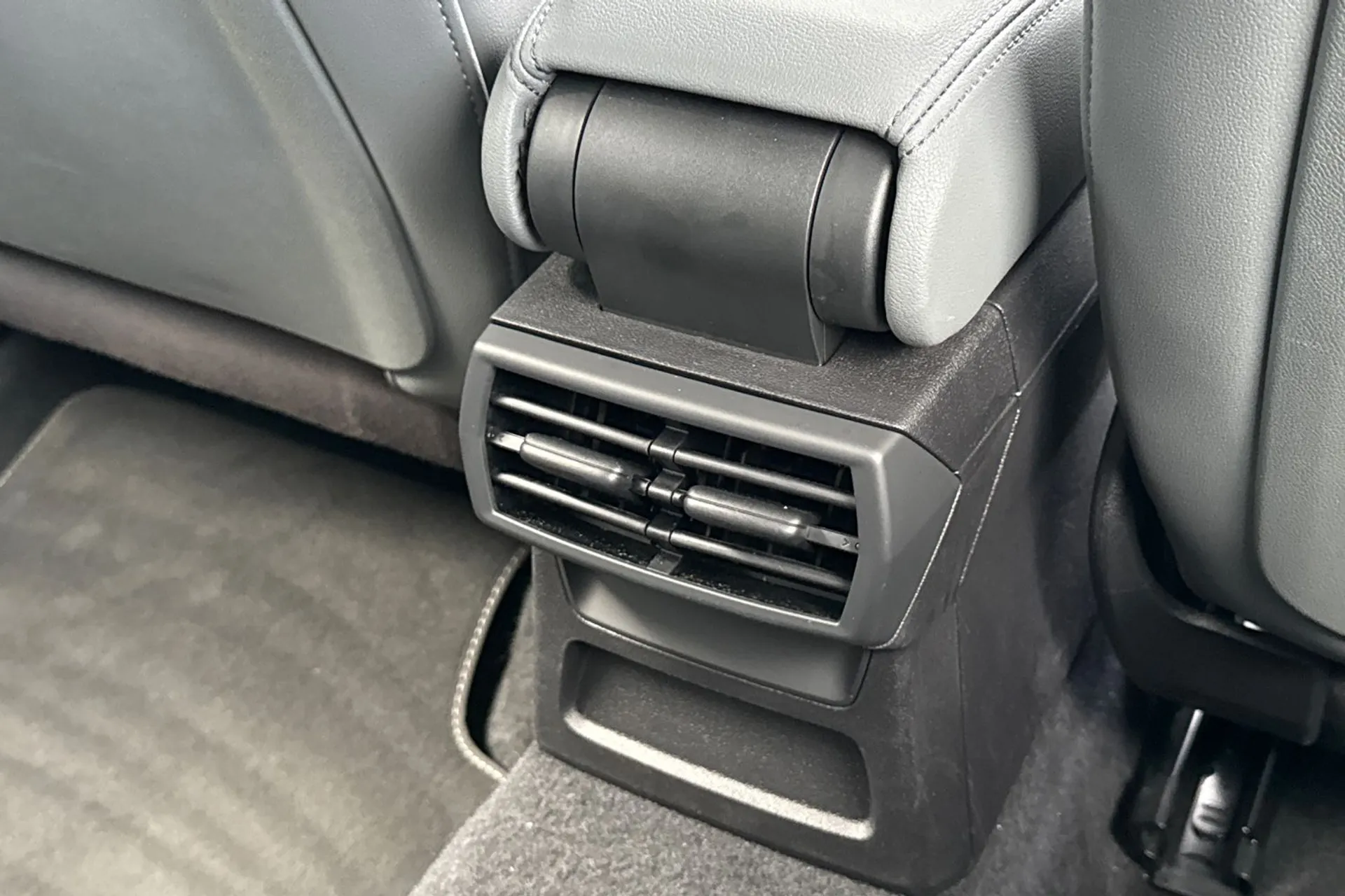 Audi A3 thumbnail image number 48