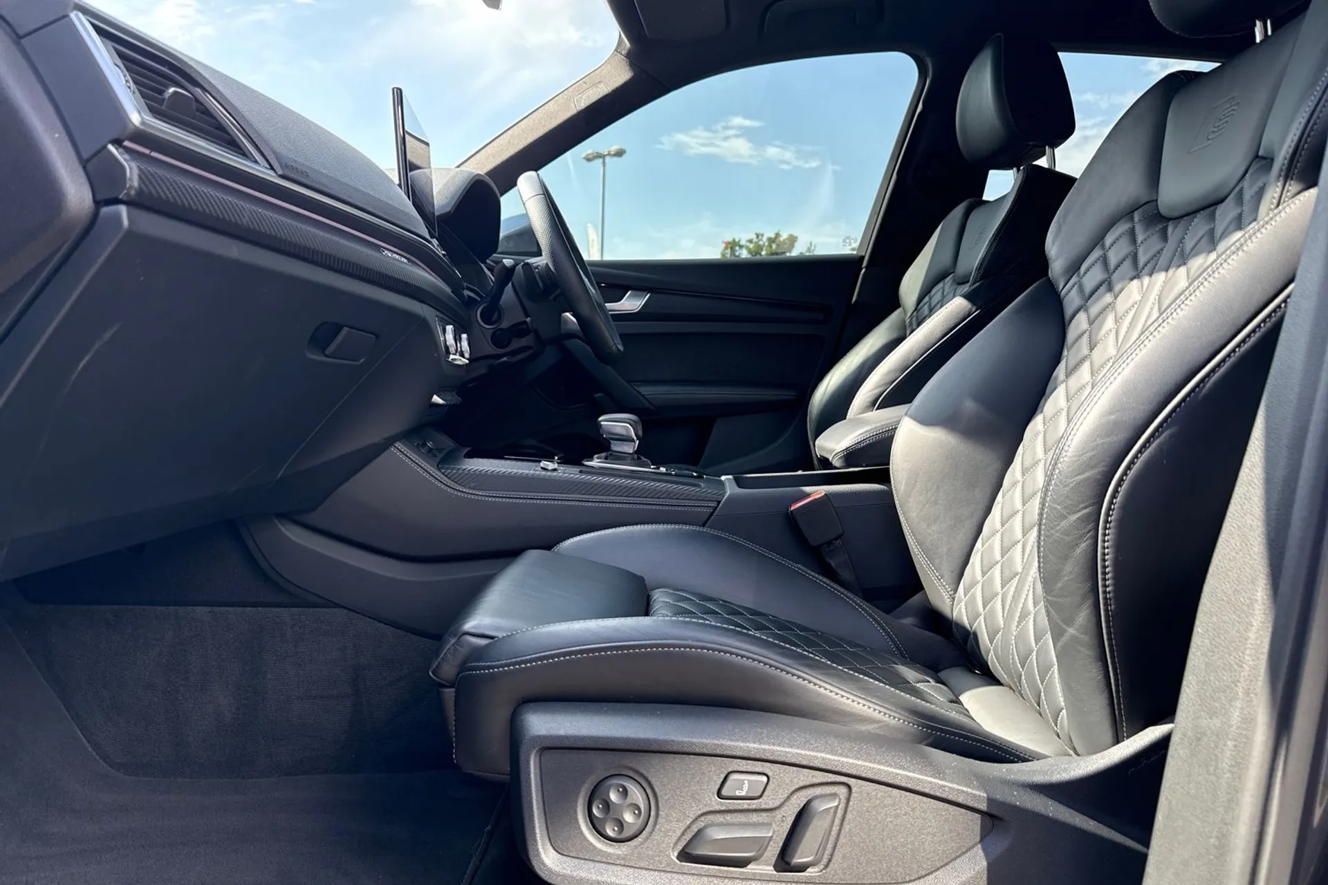 Audi Q5 thumbnail image number 28