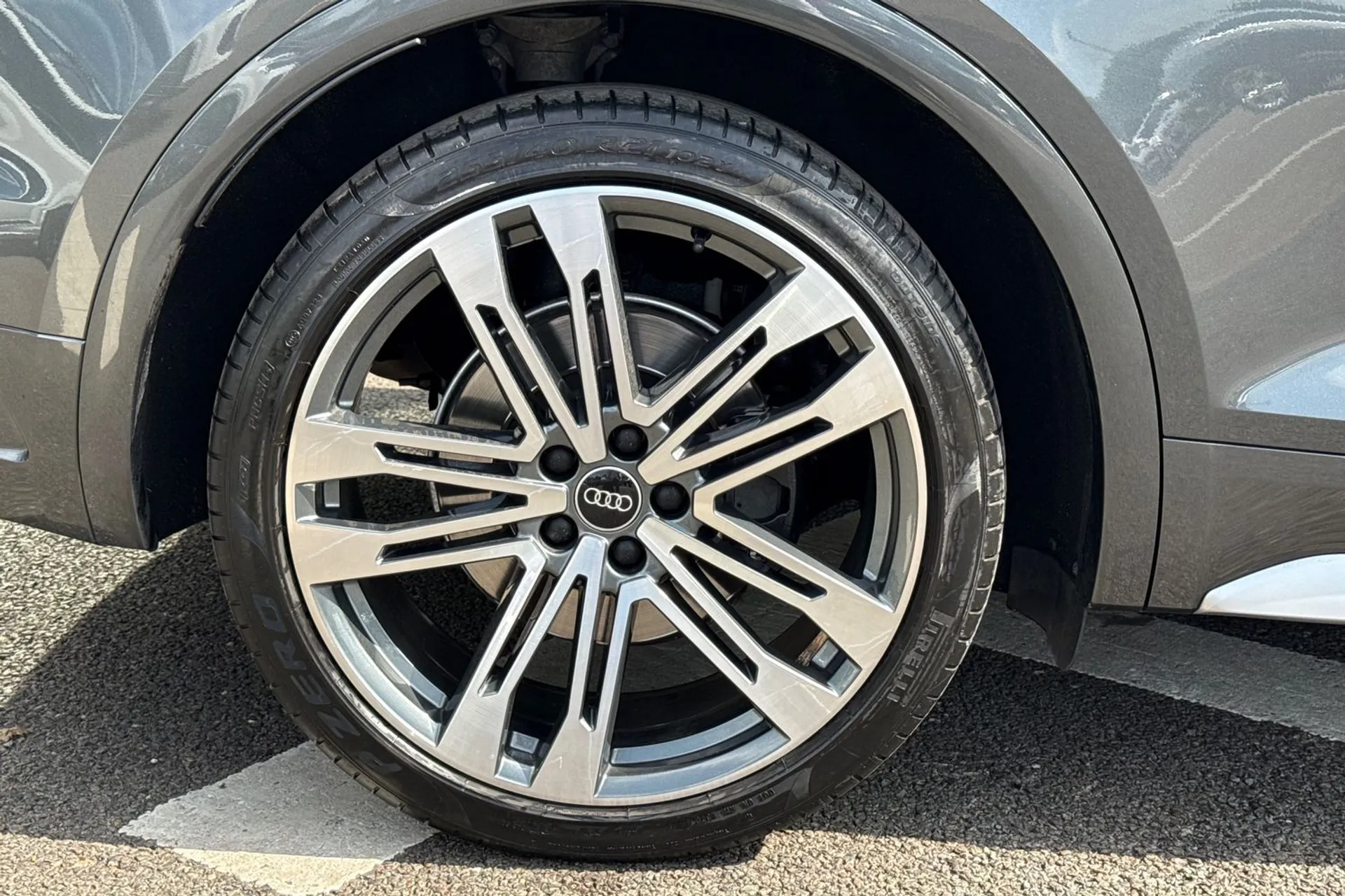 Audi Q5 thumbnail image number 13