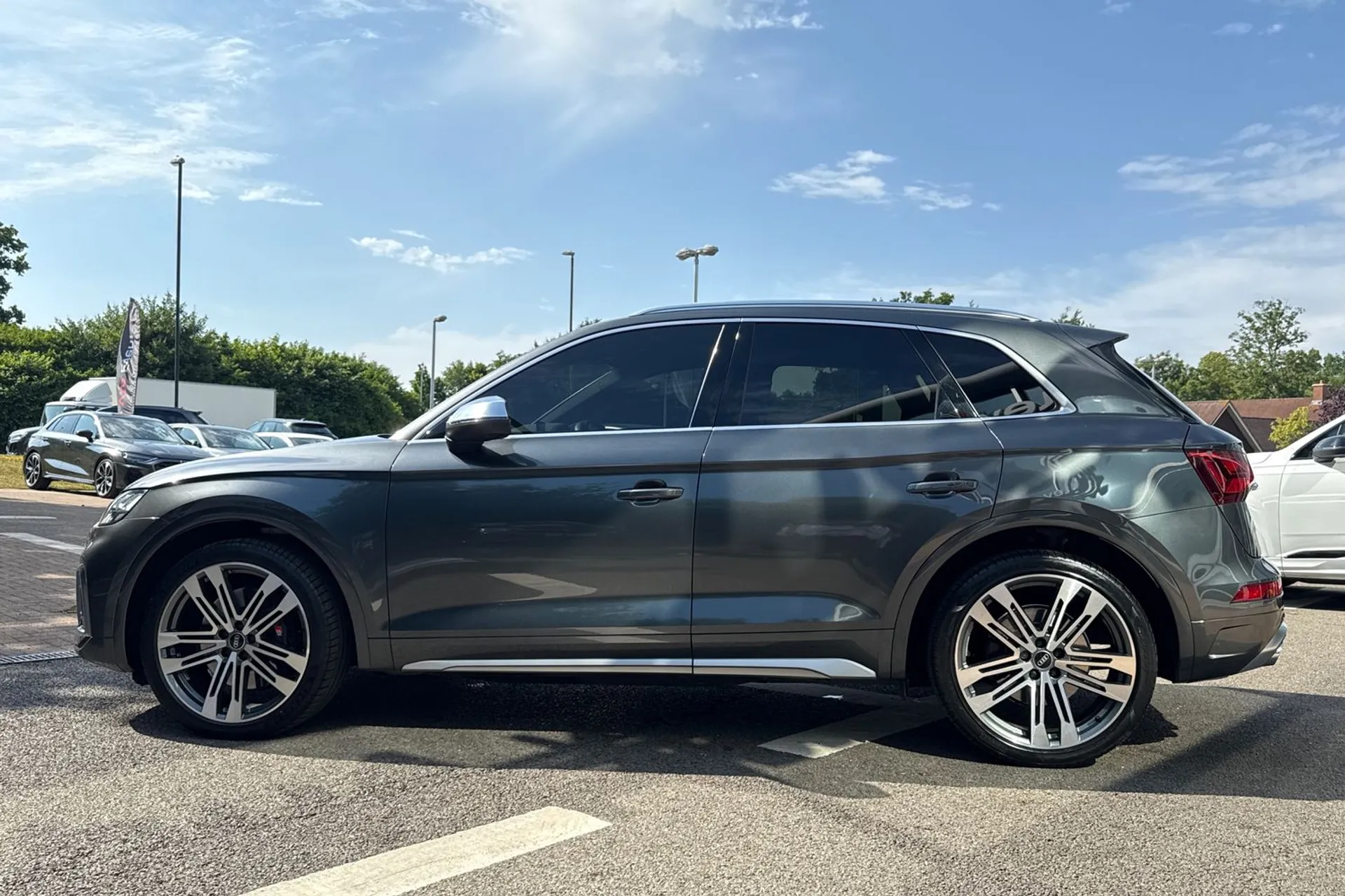 Audi Q5 thumbnail image number 10