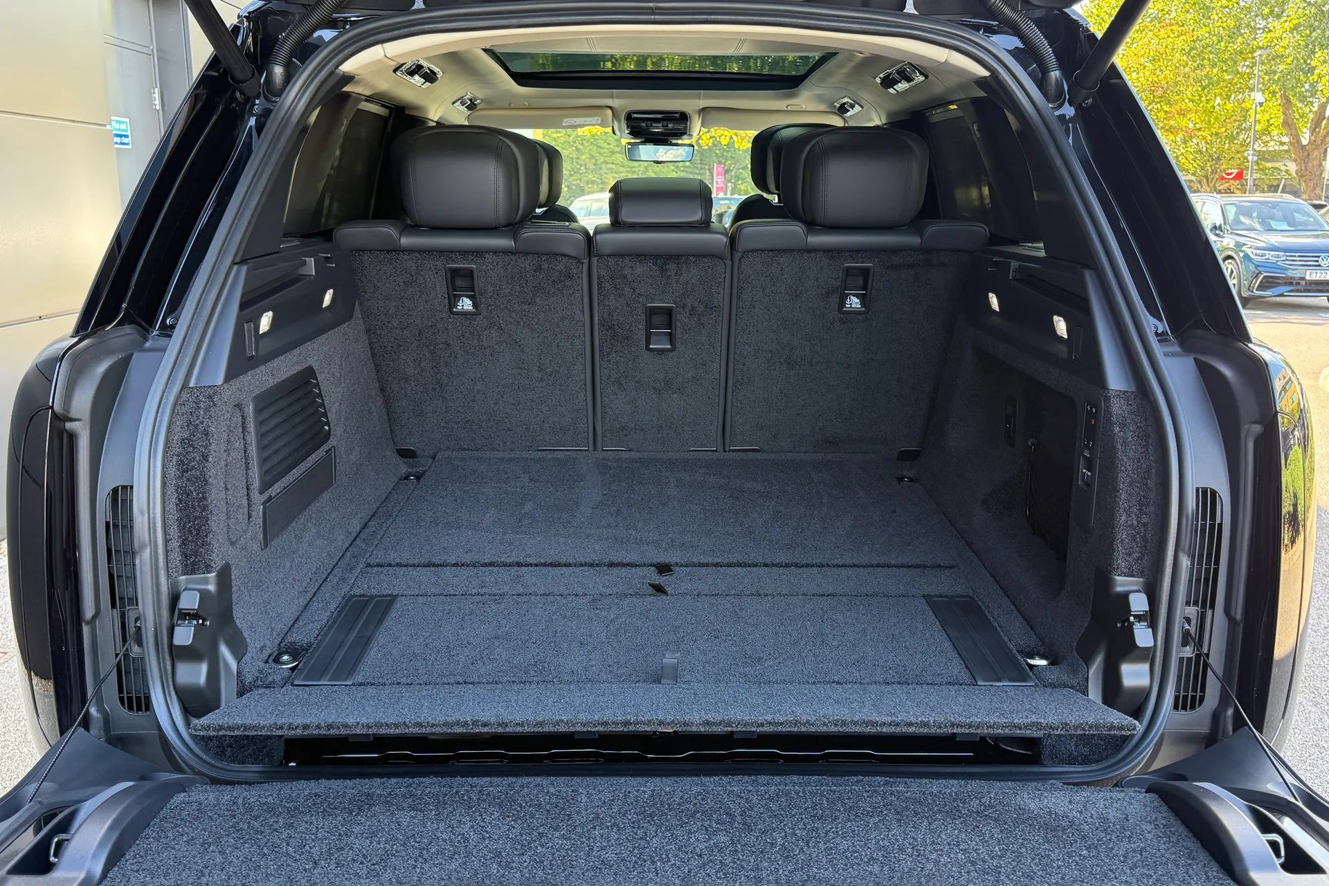 LAND ROVER RANGE ROVER thumbnail image number 38