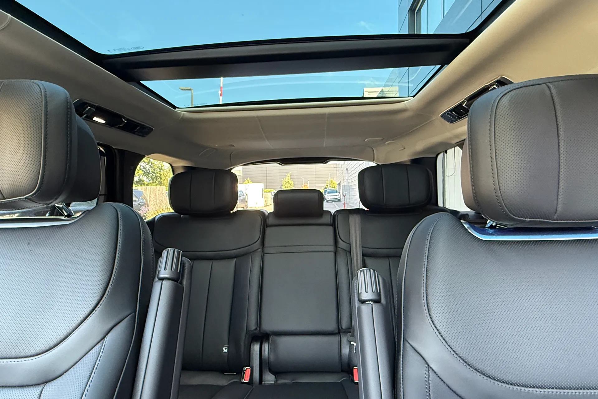 LAND ROVER RANGE ROVER thumbnail image number 47