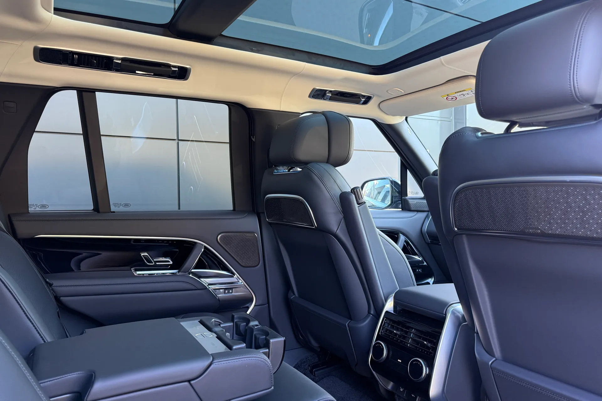 LAND ROVER RANGE ROVER thumbnail image number 43