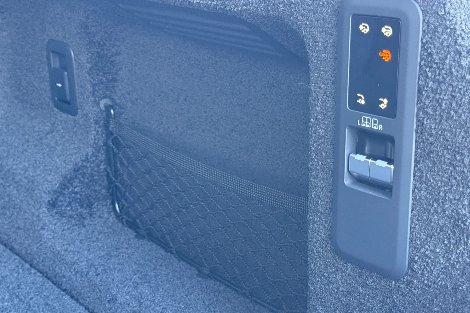 LAND ROVER RANGE ROVER thumbnail image number 39