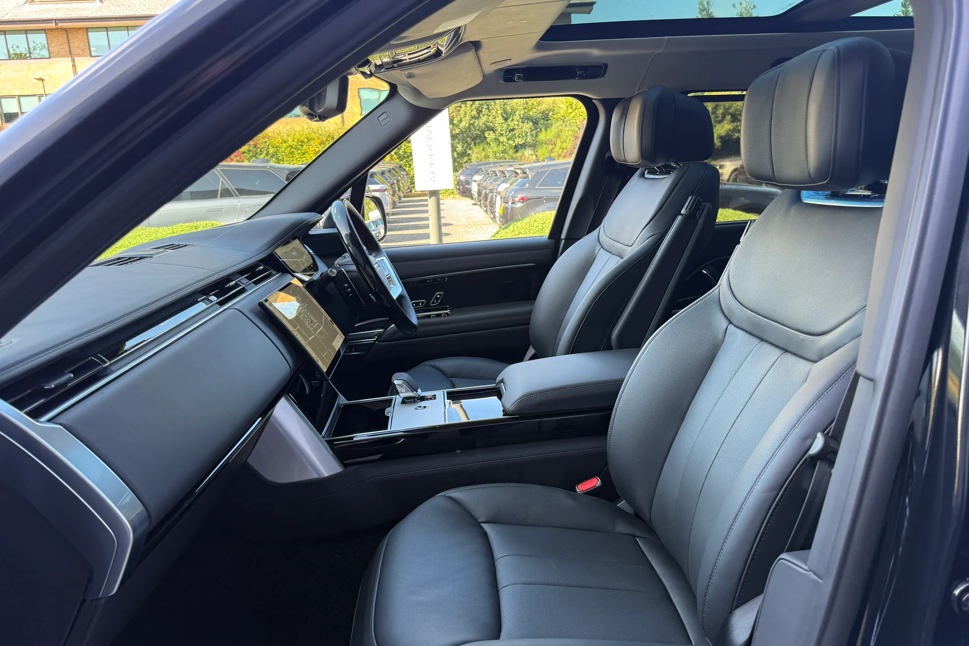 LAND ROVER RANGE ROVER thumbnail image number 51